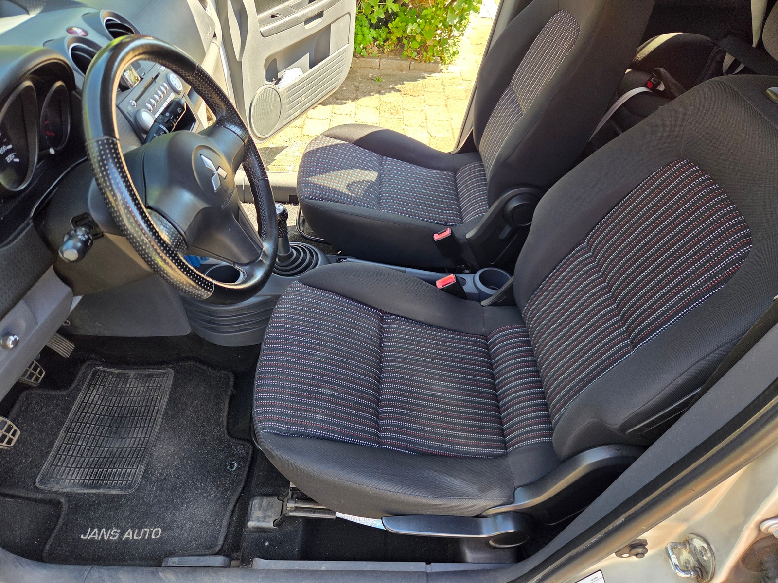 Mitsubishi Colt til salg hos Nabilli