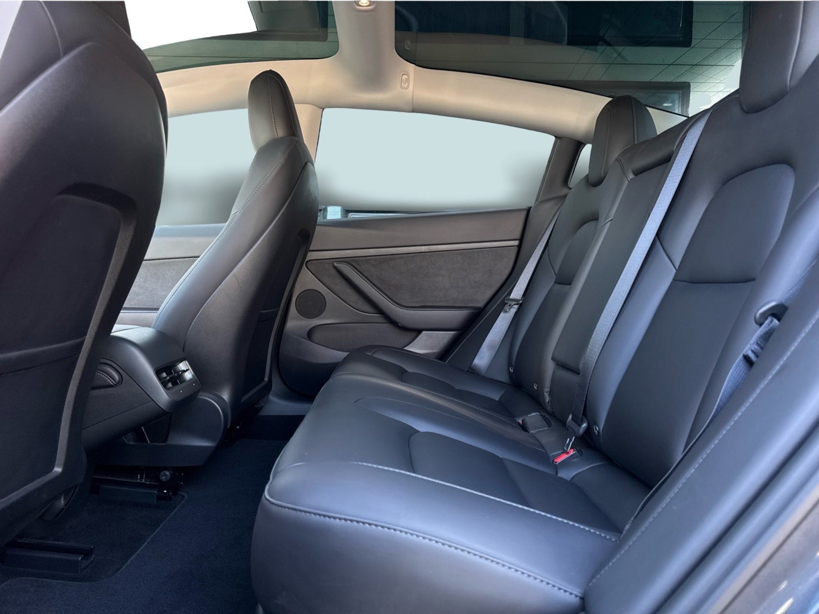 Tesla Model 3 til salg hos Nabilli