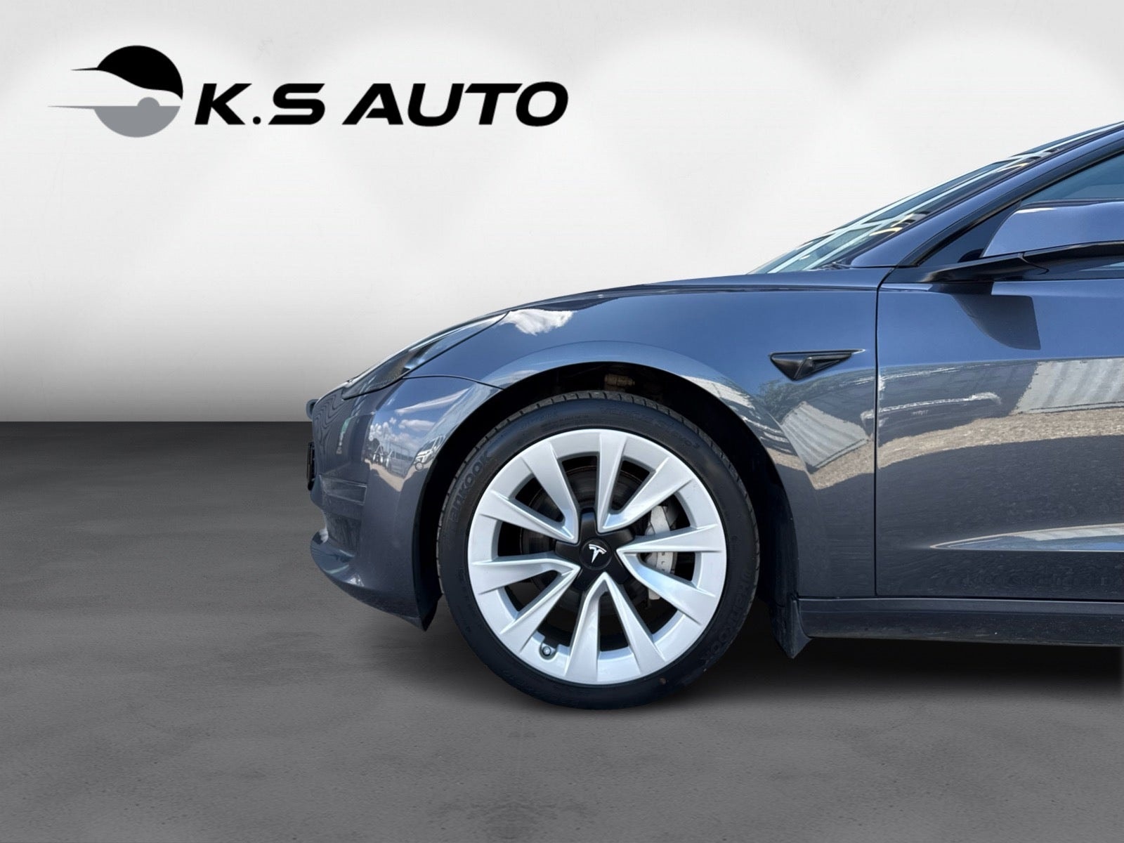 Tesla Model 3 til salg hos Nabilli
