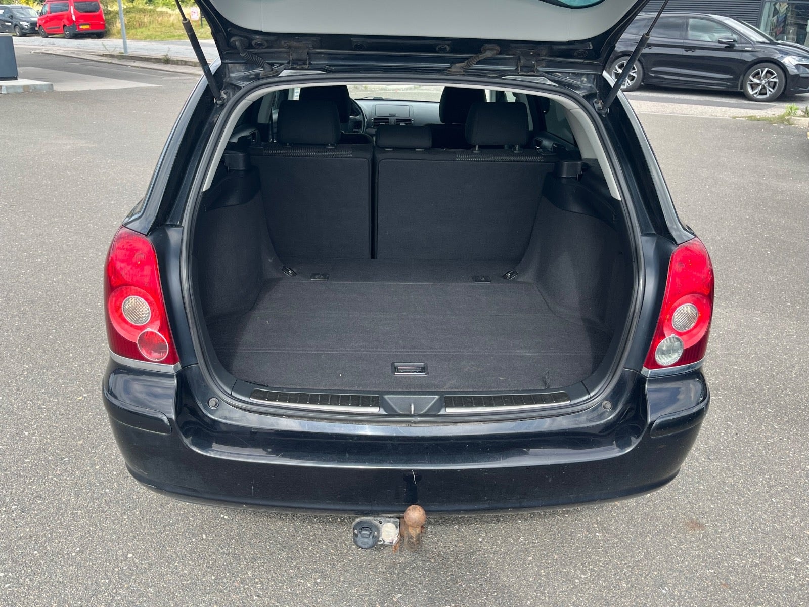 Toyota Avensis – billede 8