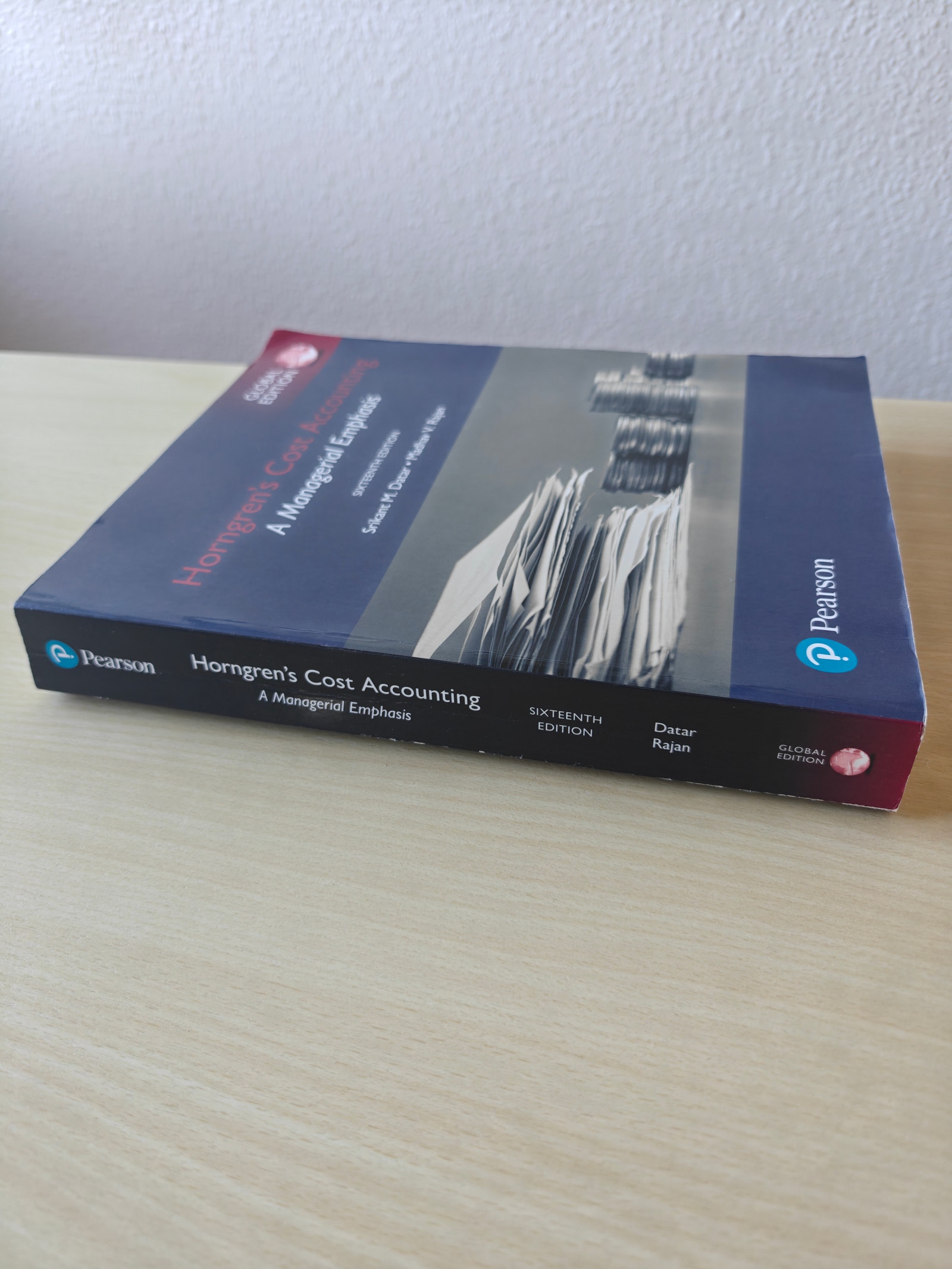 Horngren's Cost Accounting – A Managerial Emphasis økonomi lærebog