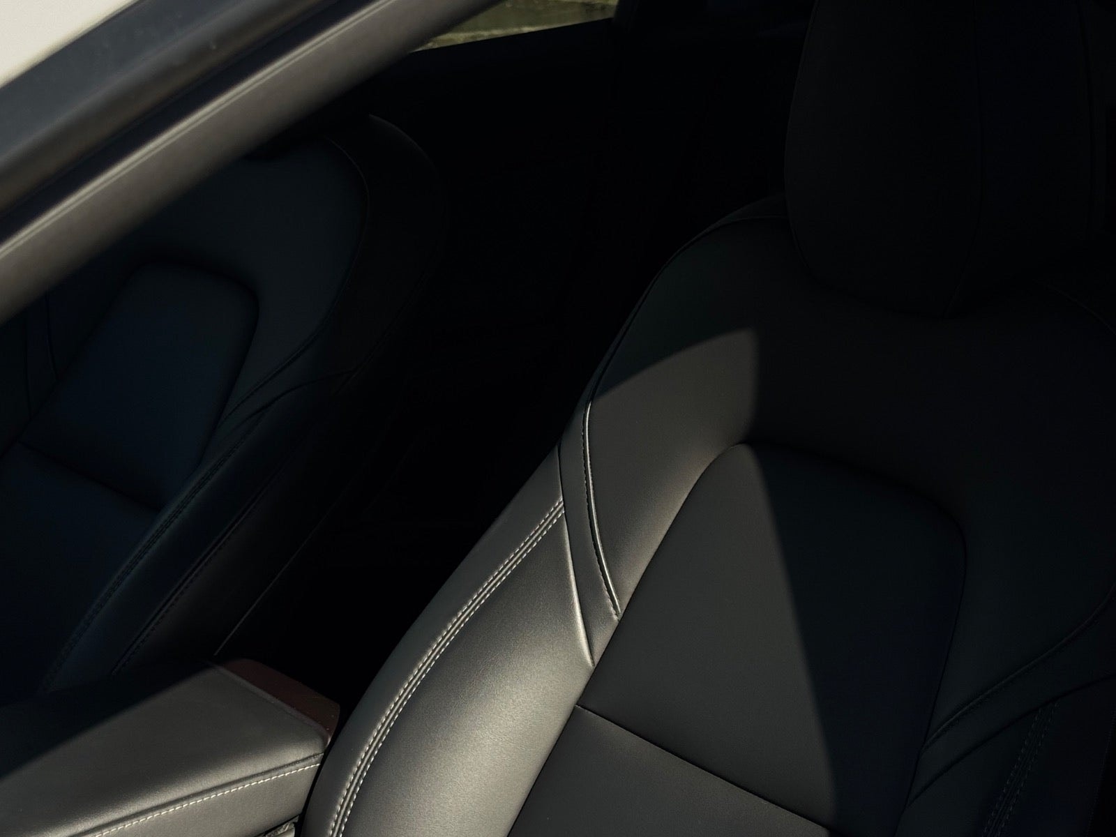 Tesla Model Y til salg hos Nabilli