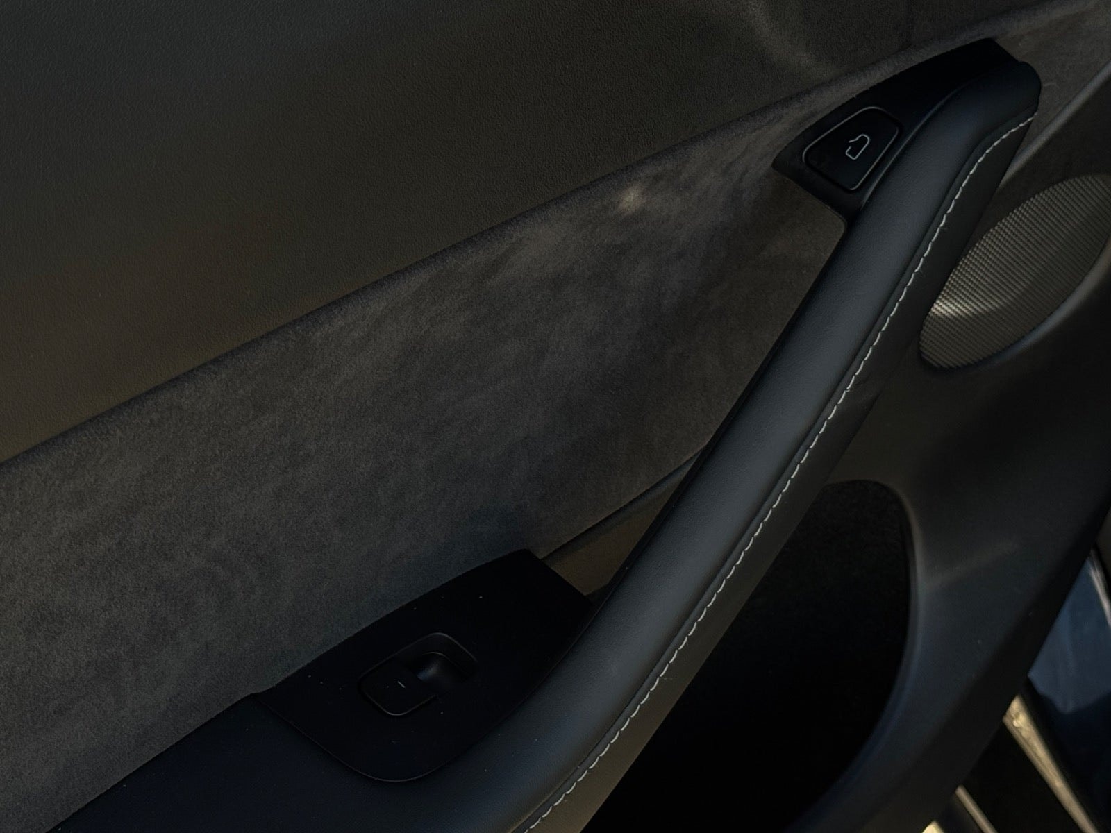 Tesla Model Y til salg hos Nabilli