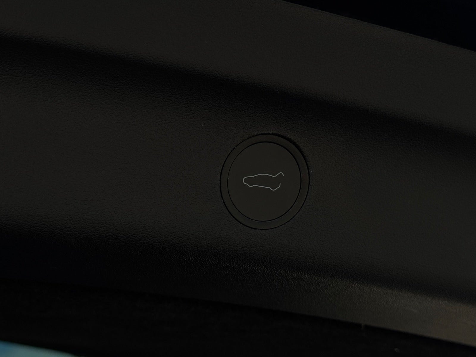 Tesla Model Y til salg hos Nabilli