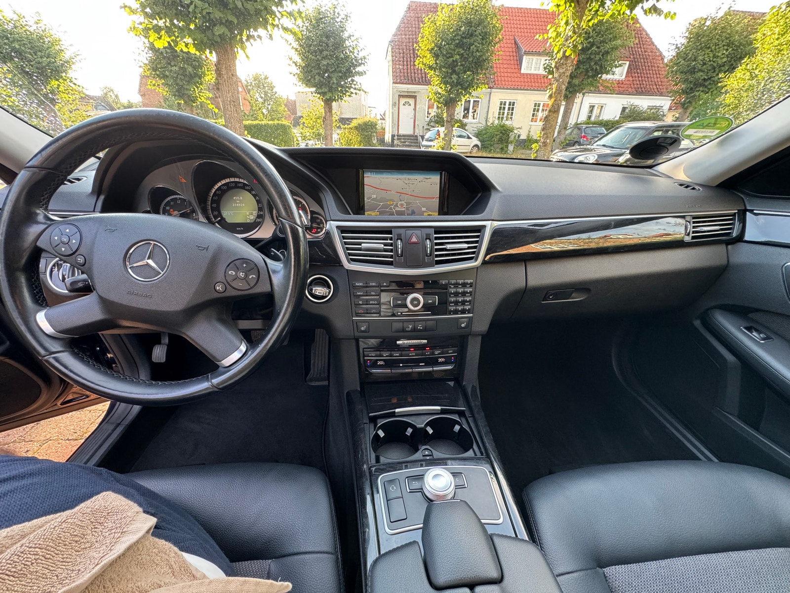 Mercedes E300 til salg hos Nabilli