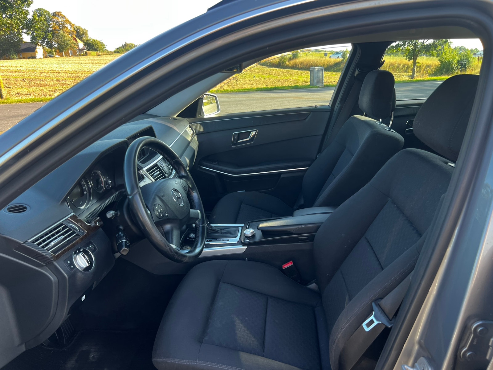 Mercedes E200 til salg hos Nabilli