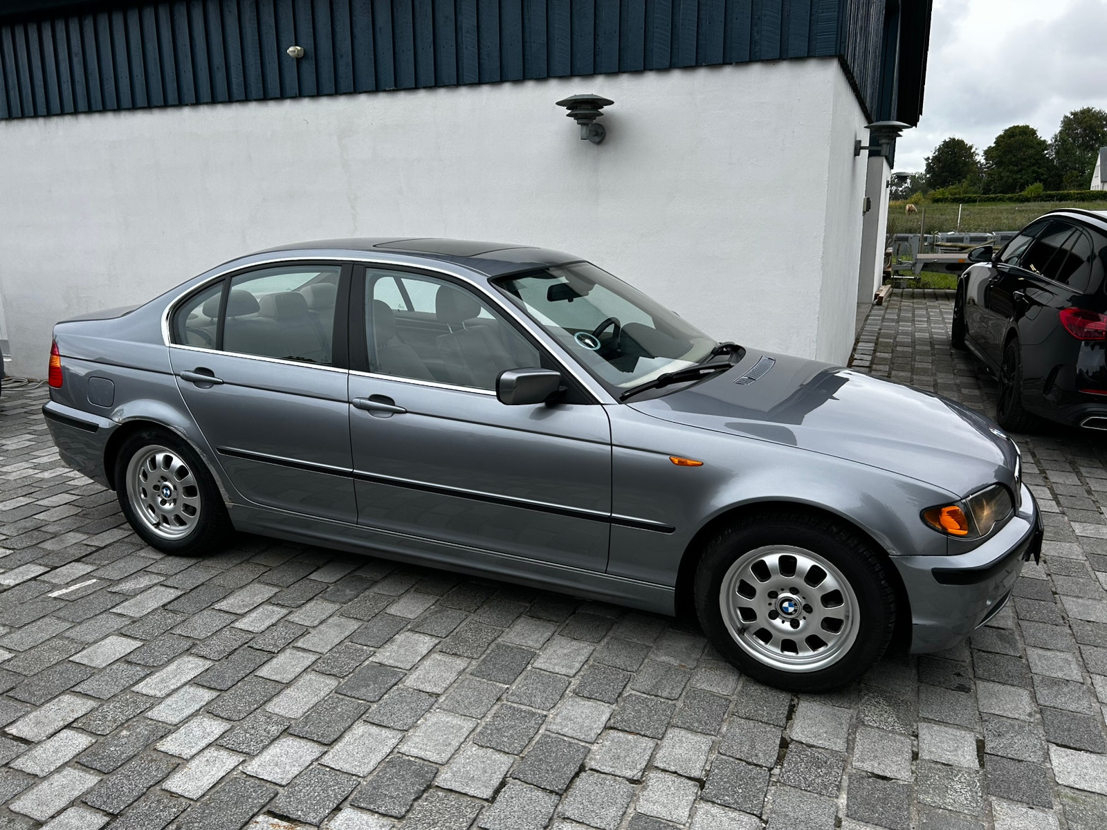 BMW 320i til salg hos Nabilli