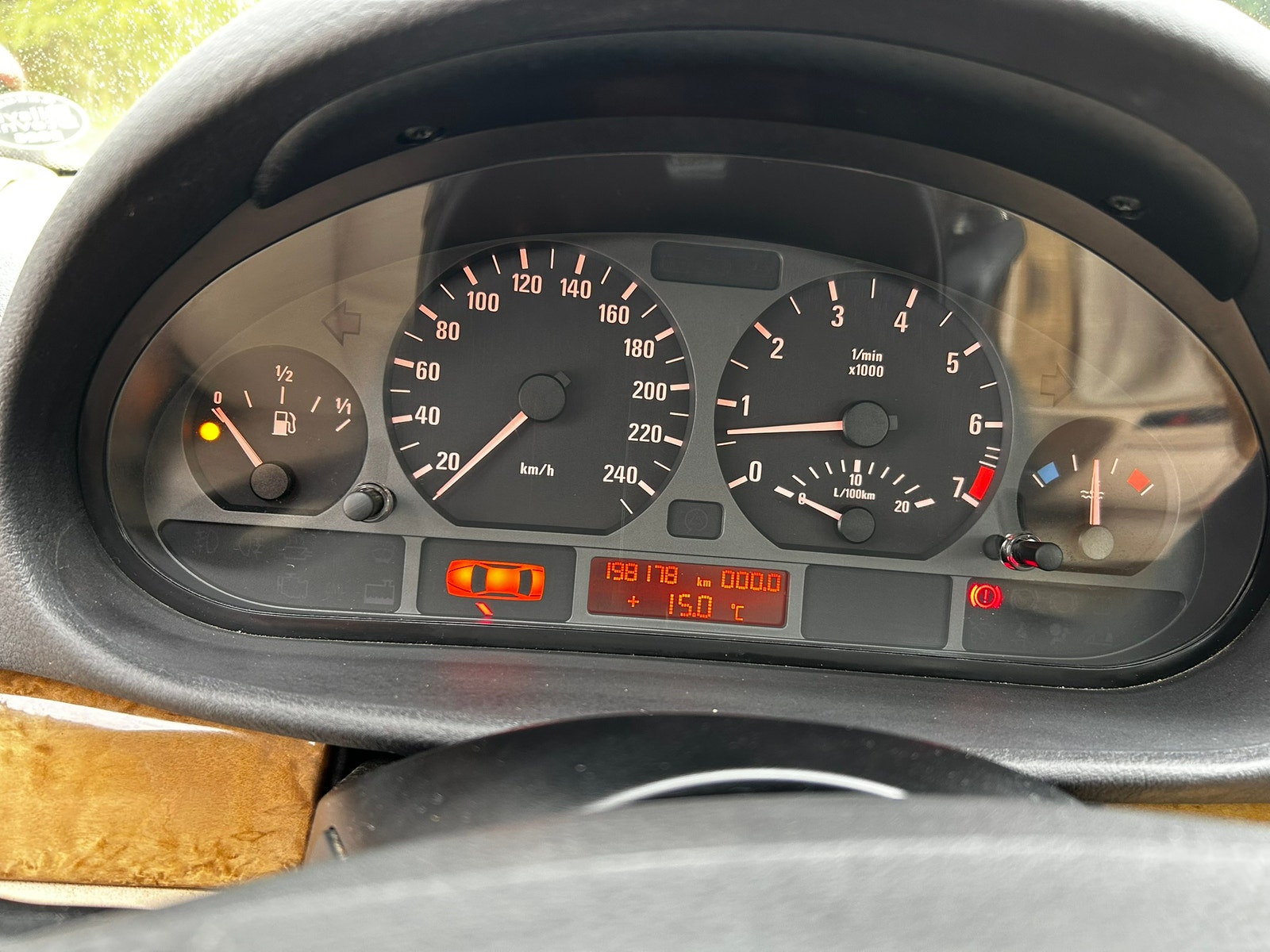 BMW 320i til salg hos Nabilli