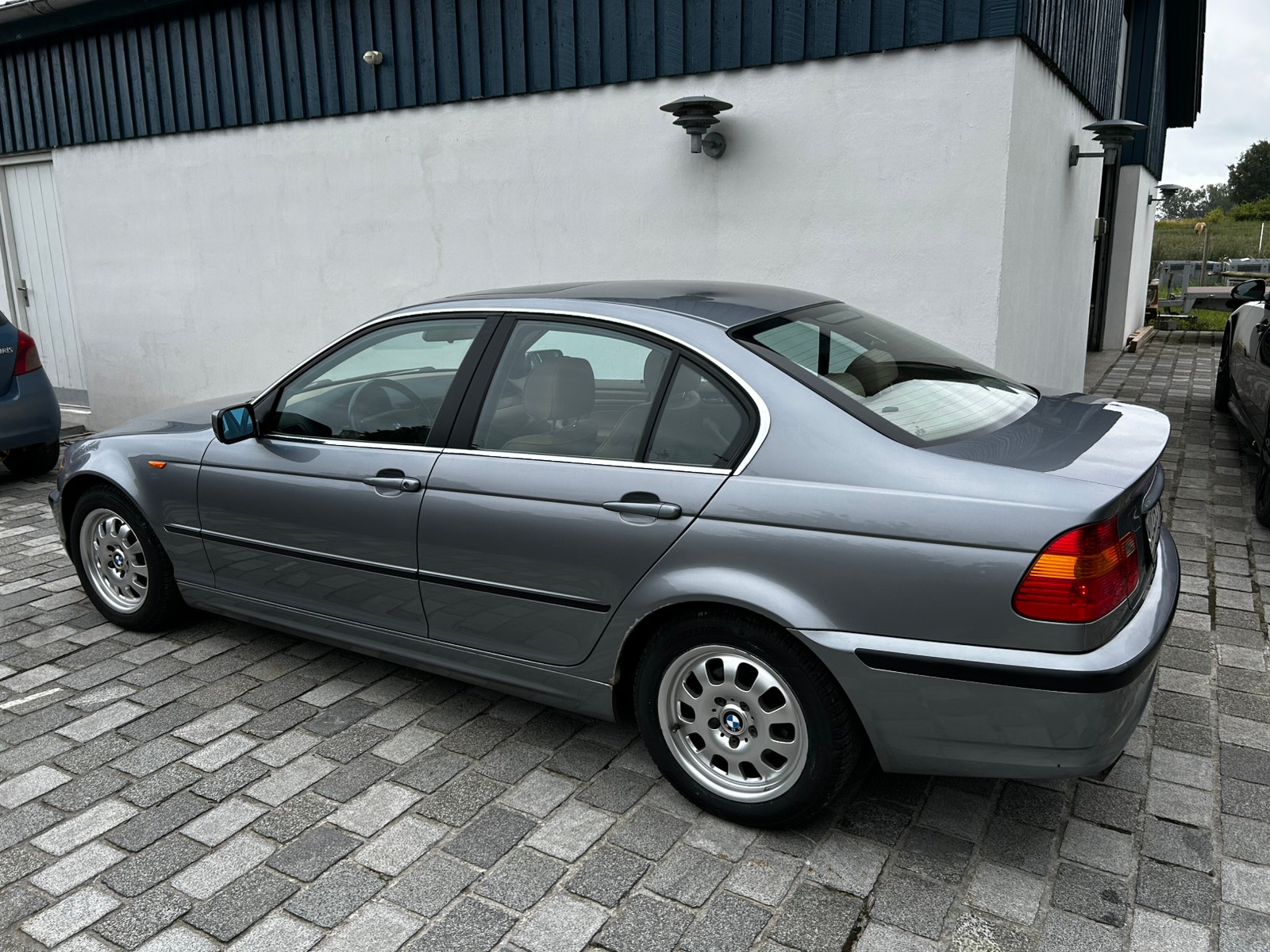 BMW 320i til salg hos Nabilli