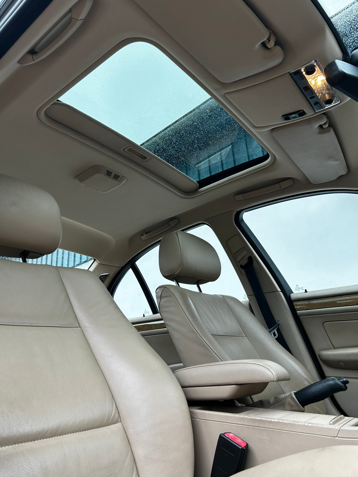 BMW 320i til salg hos Nabilli