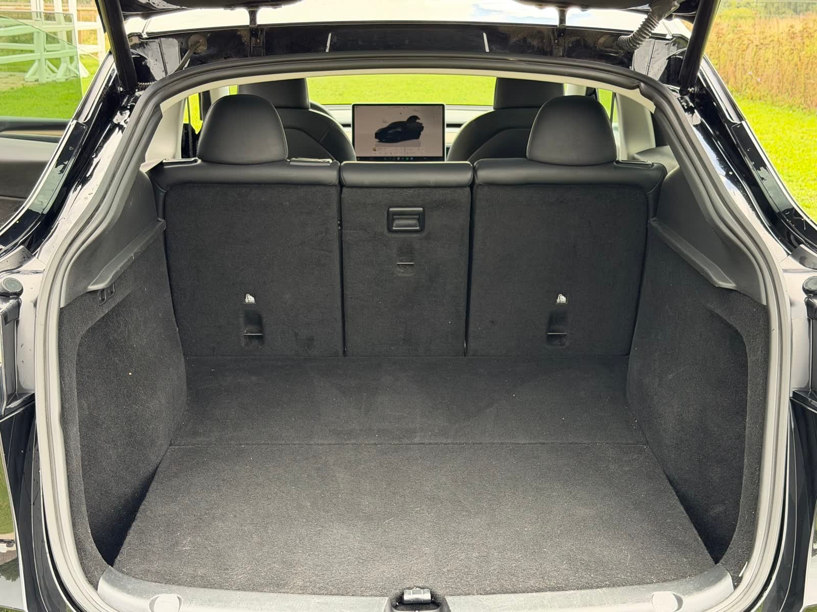 Tesla Model Y til salg hos Nabilli