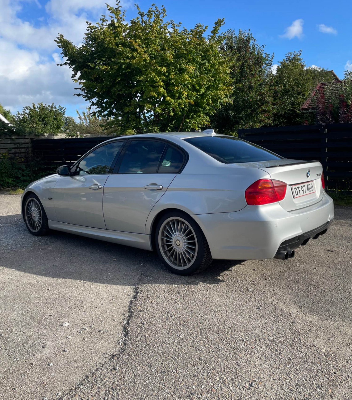 BMW 330i til salg hos Nabilli
