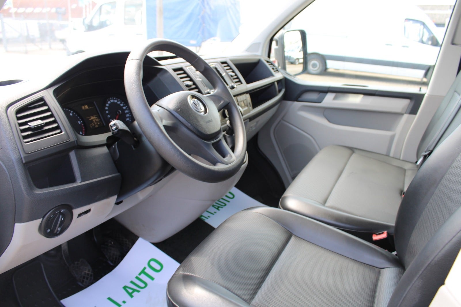 VW Transporter til salg hos Nabilli