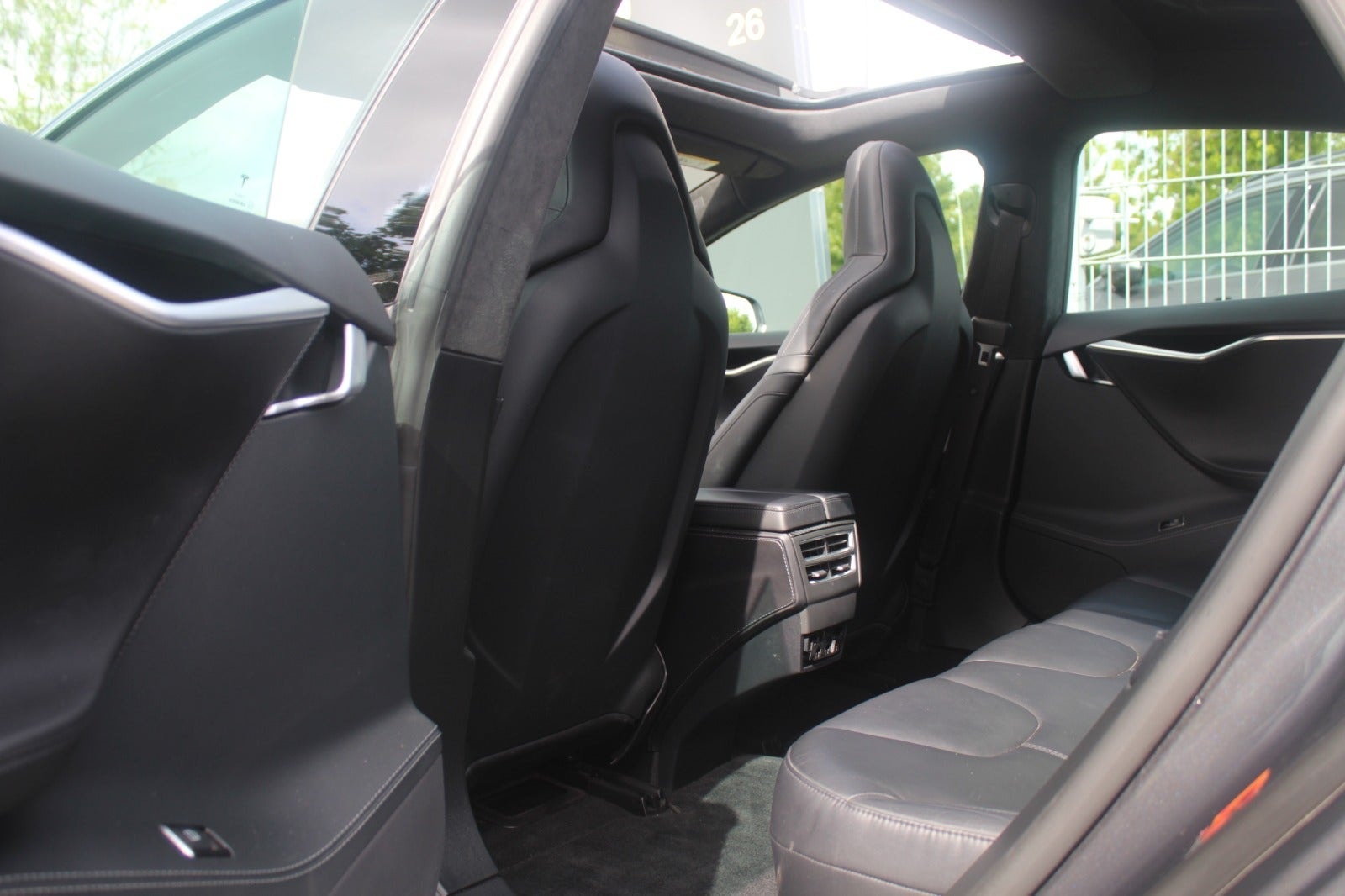 Tesla Model S til salg hos Nabilli