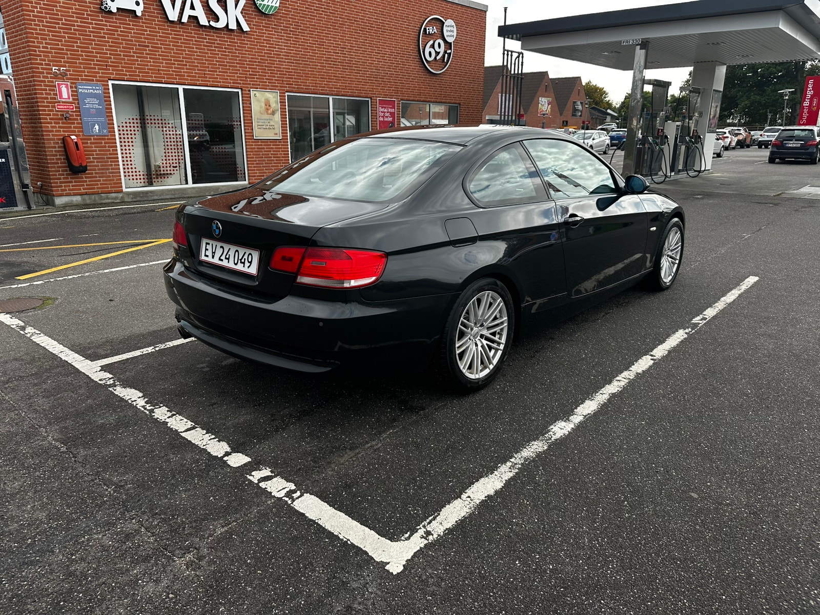 BMW 320i til salg hos Nabilli