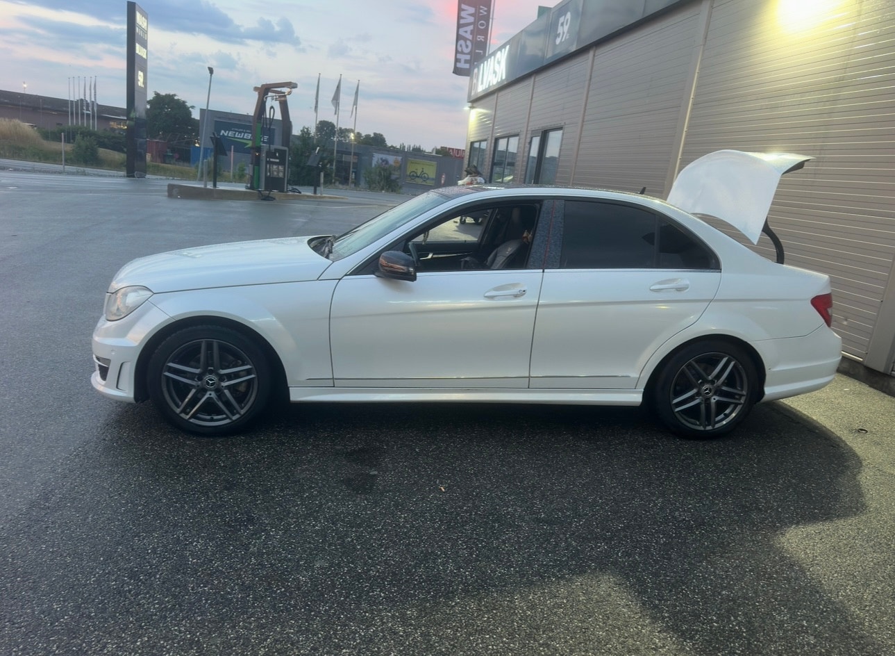 Mercedes C180 til salg hos Nabilli