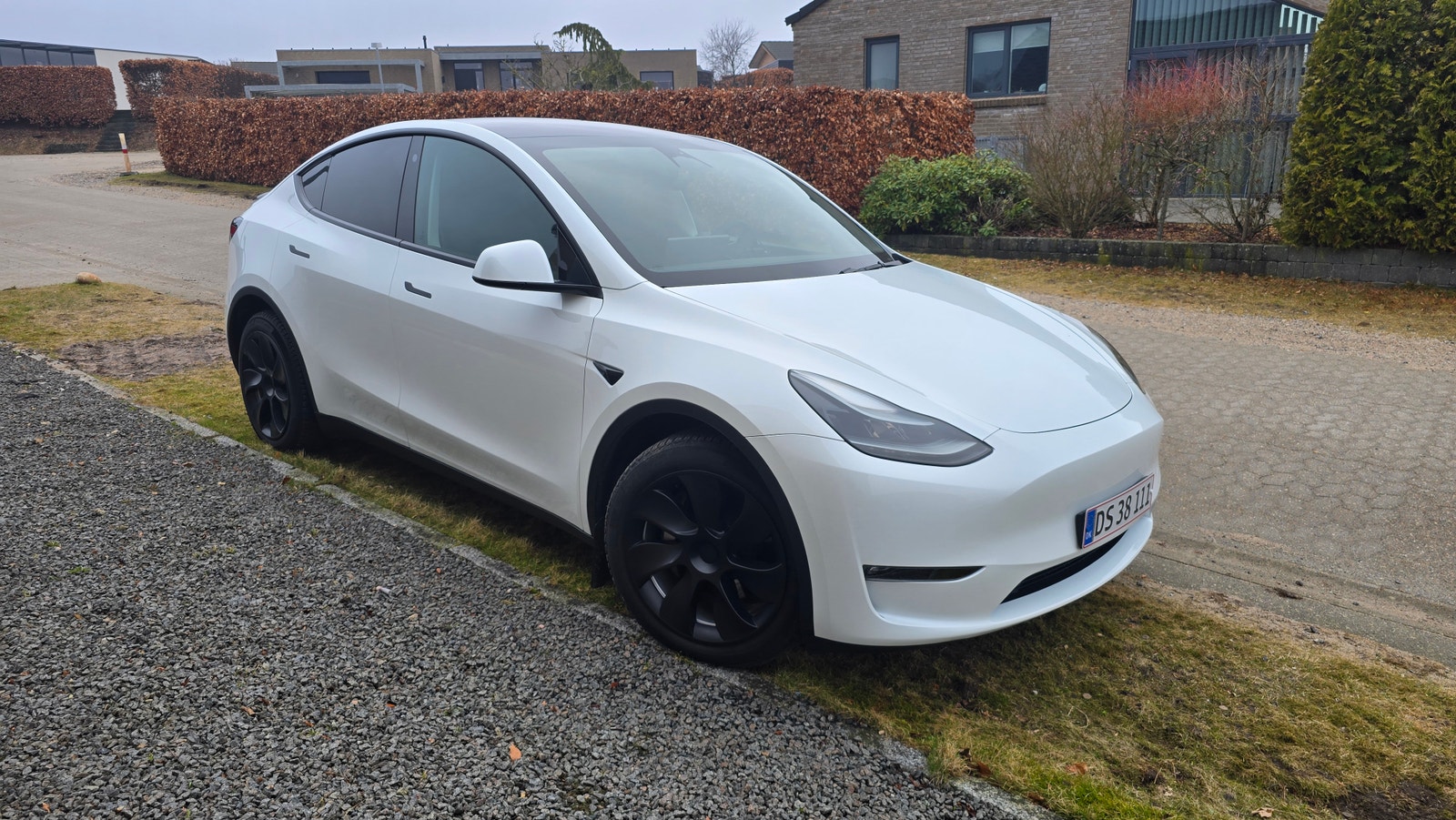 Tesla Model Y til salg hos Nabilli