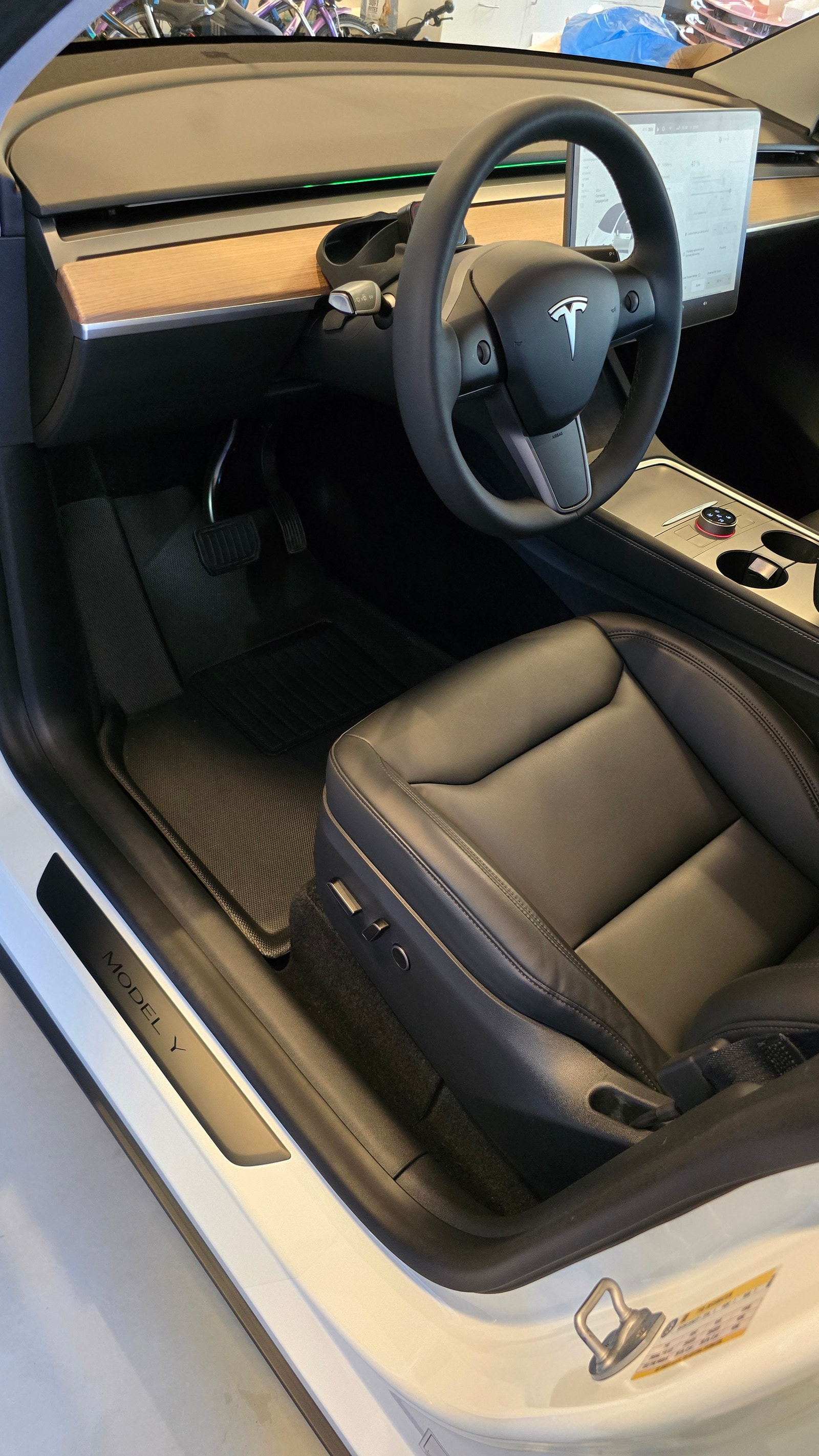 Tesla Model Y til salg hos Nabilli