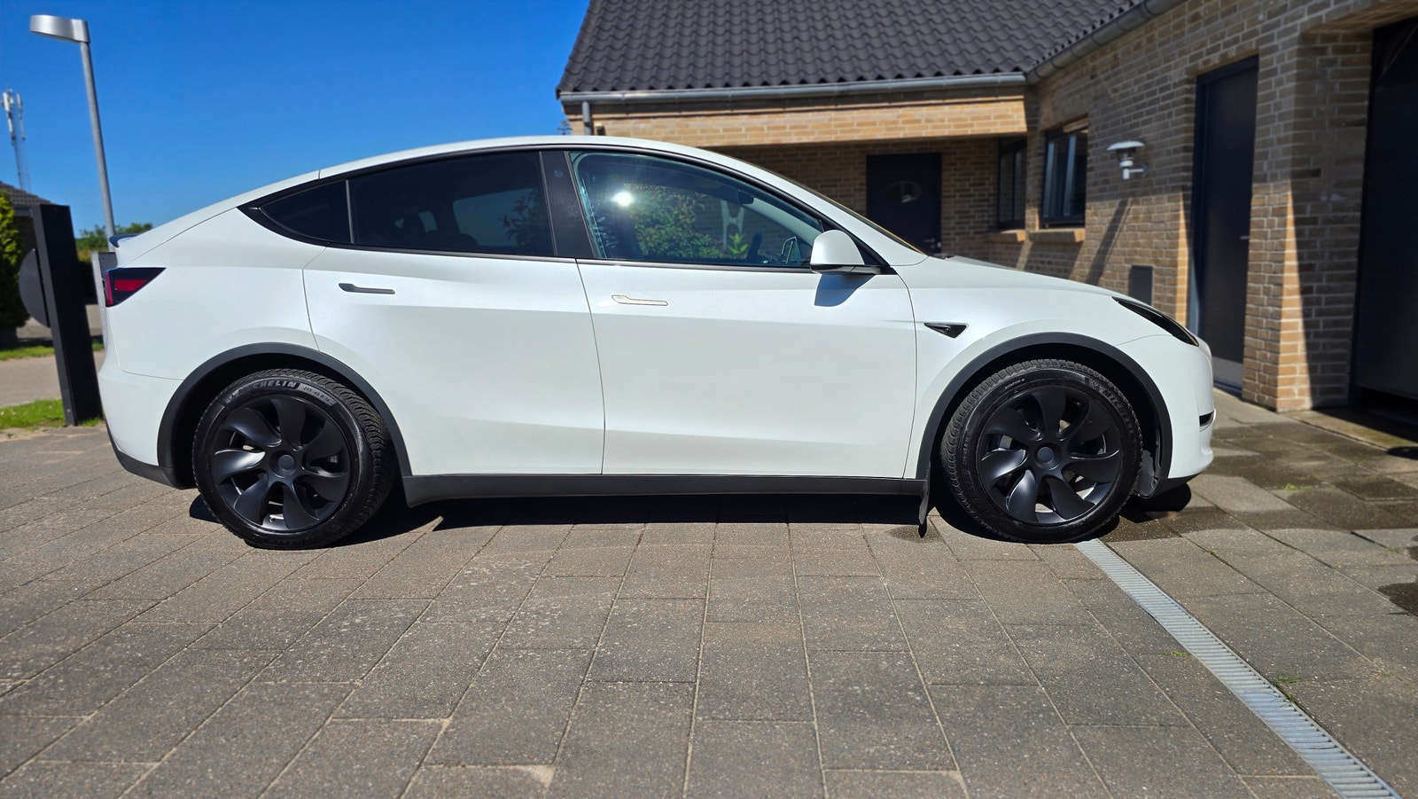 Tesla Model Y til salg hos Nabilli