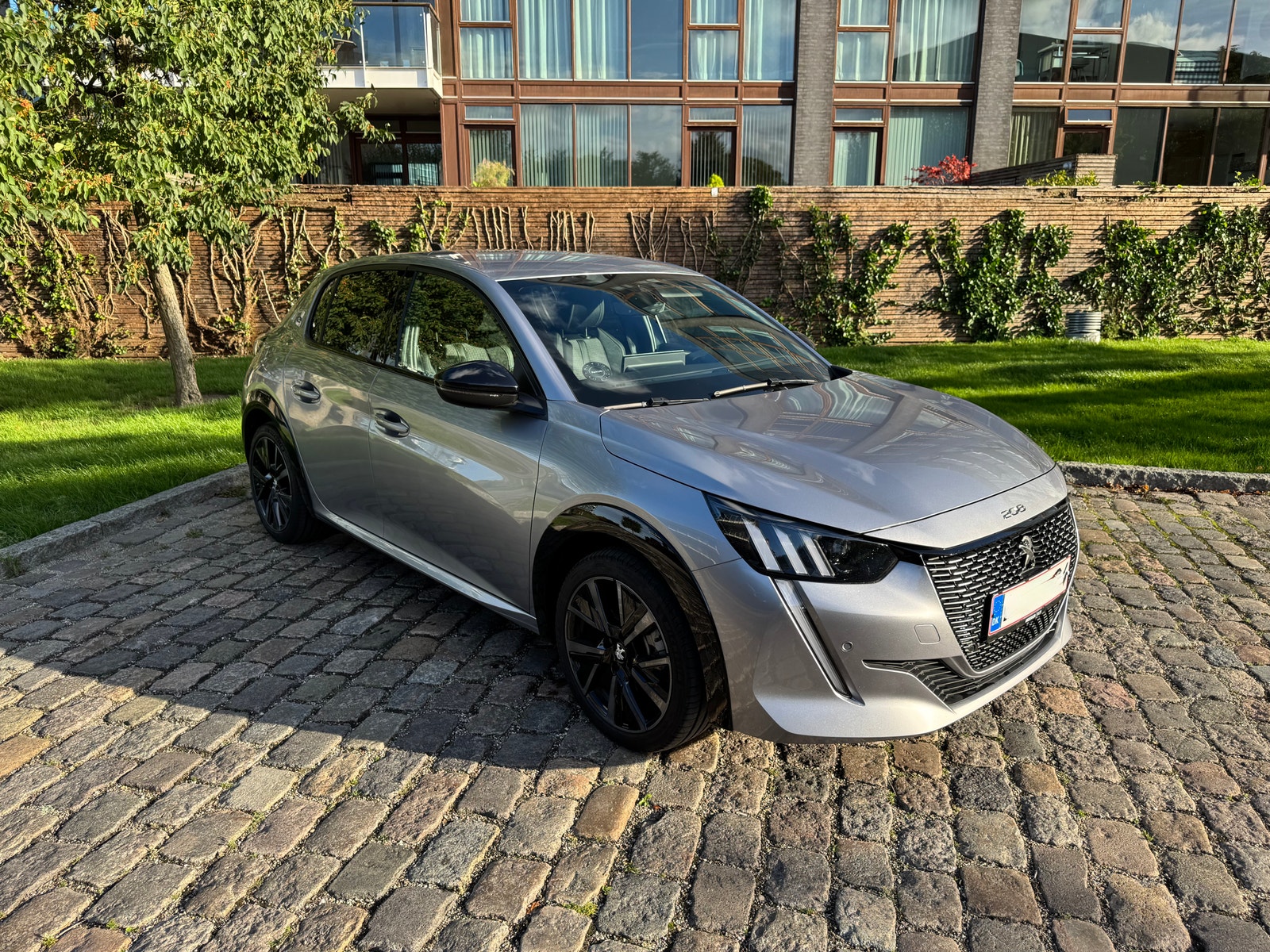 Peugeot e-208 til salg hos Nabilli