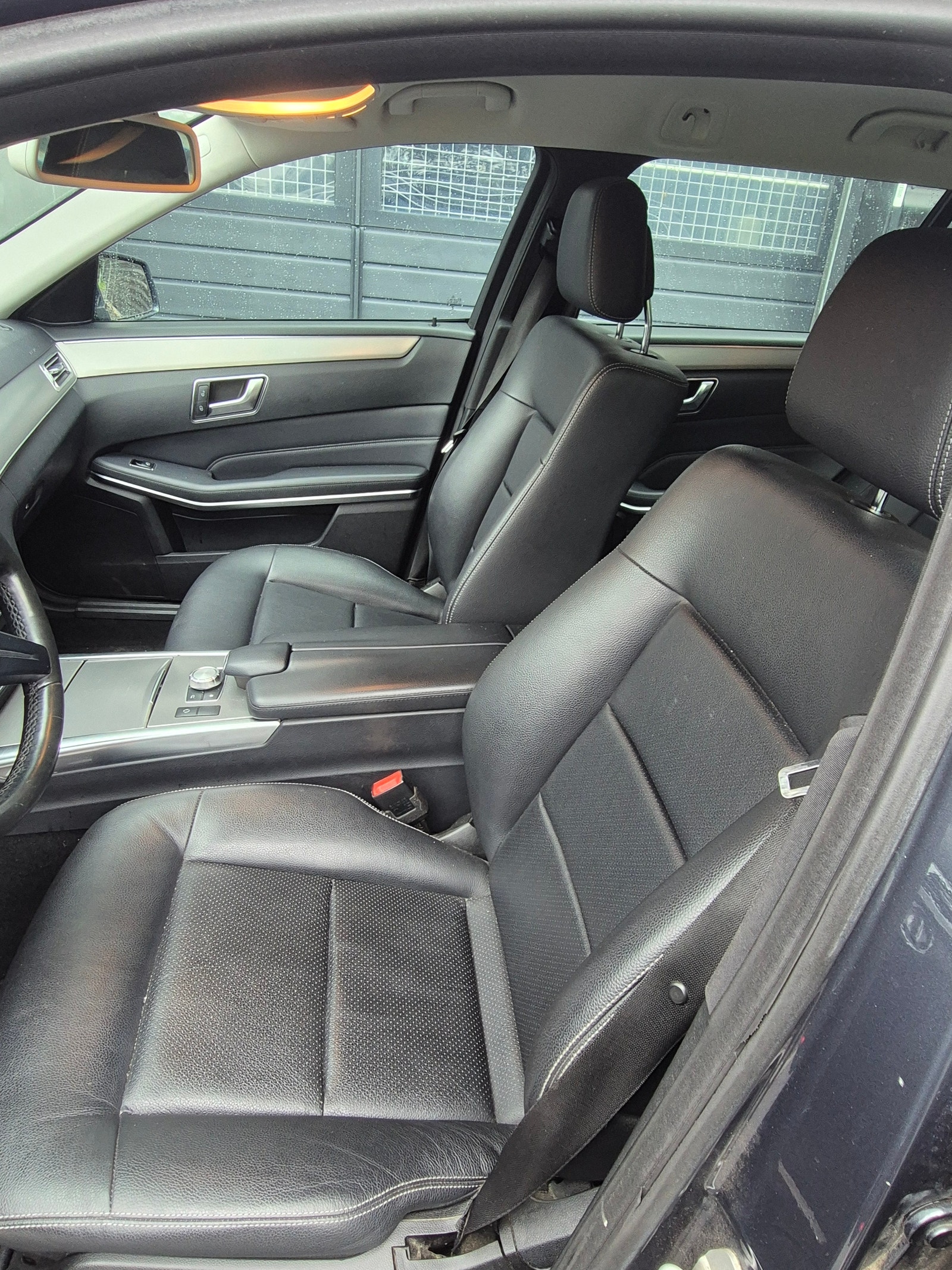 Mercedes E200 til salg hos Nabilli