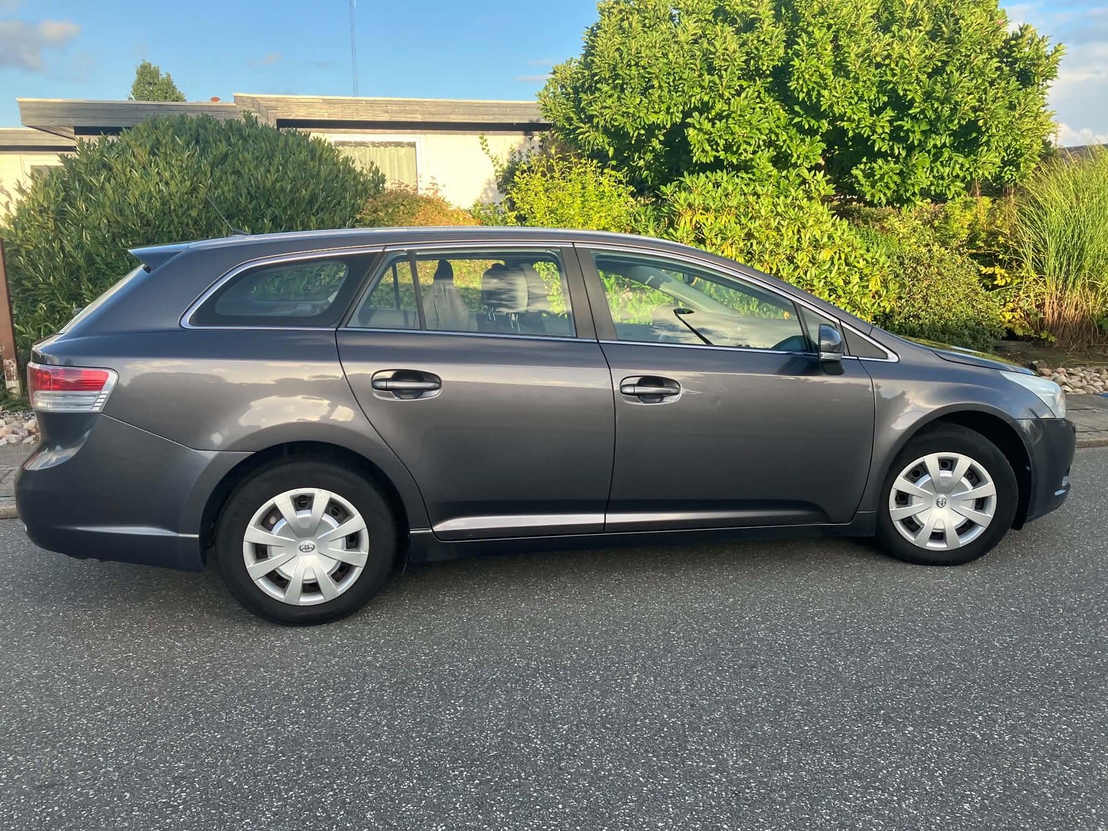Toyota Avensis til salg hos Nabilli
