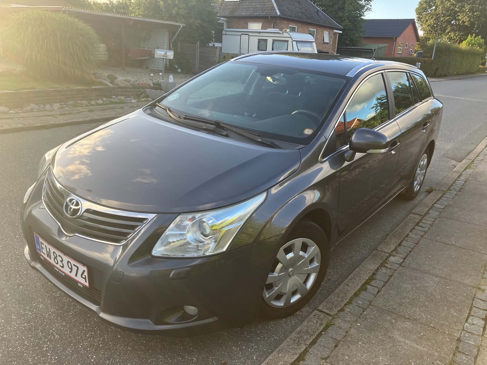 Toyota Avensis til salg hos Nabilli