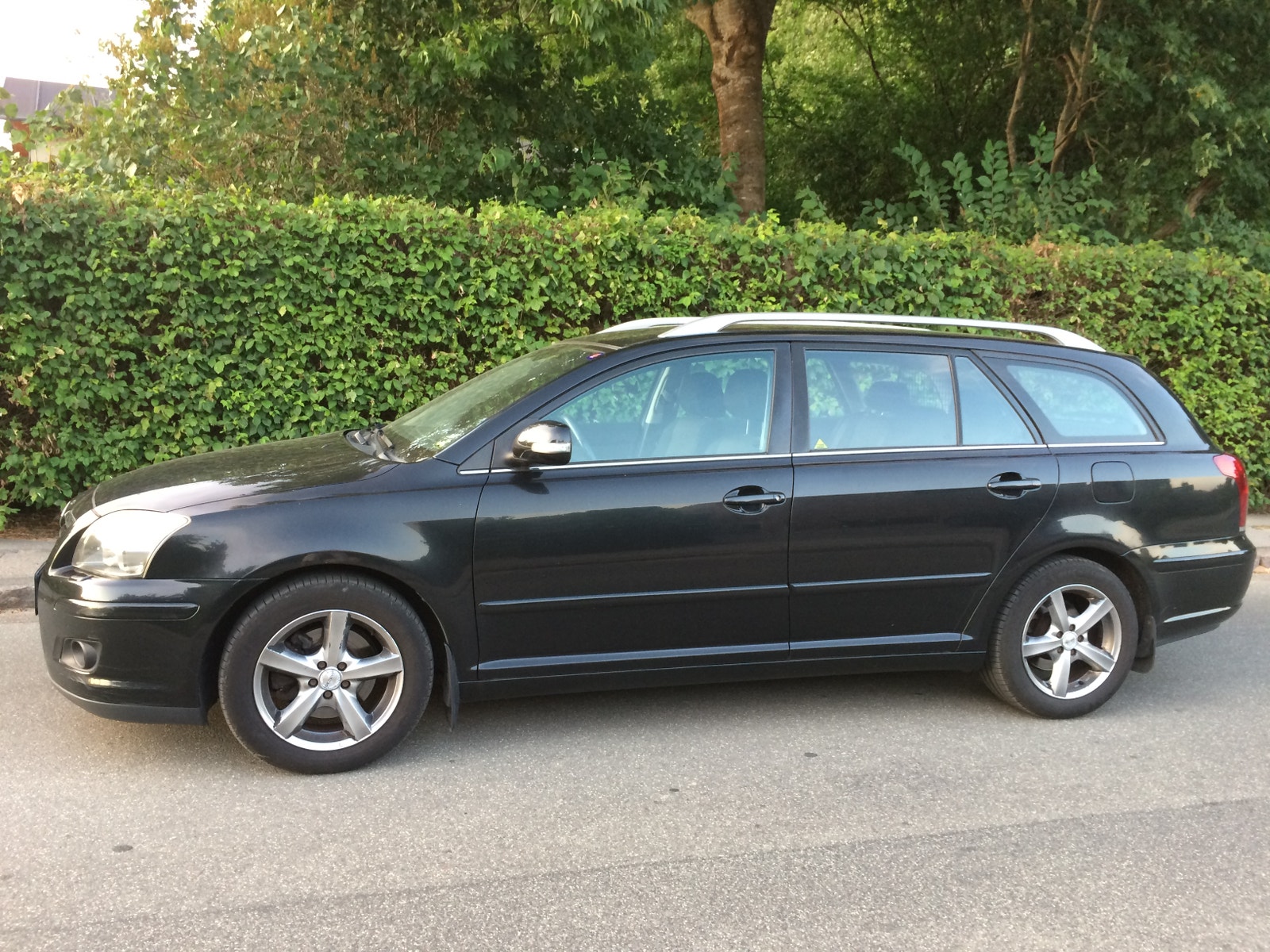 Toyota Avensis til salg hos Nabilli