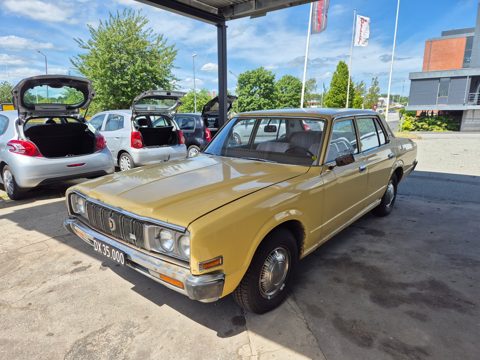 Toyota Crown til salg hos Nabilli