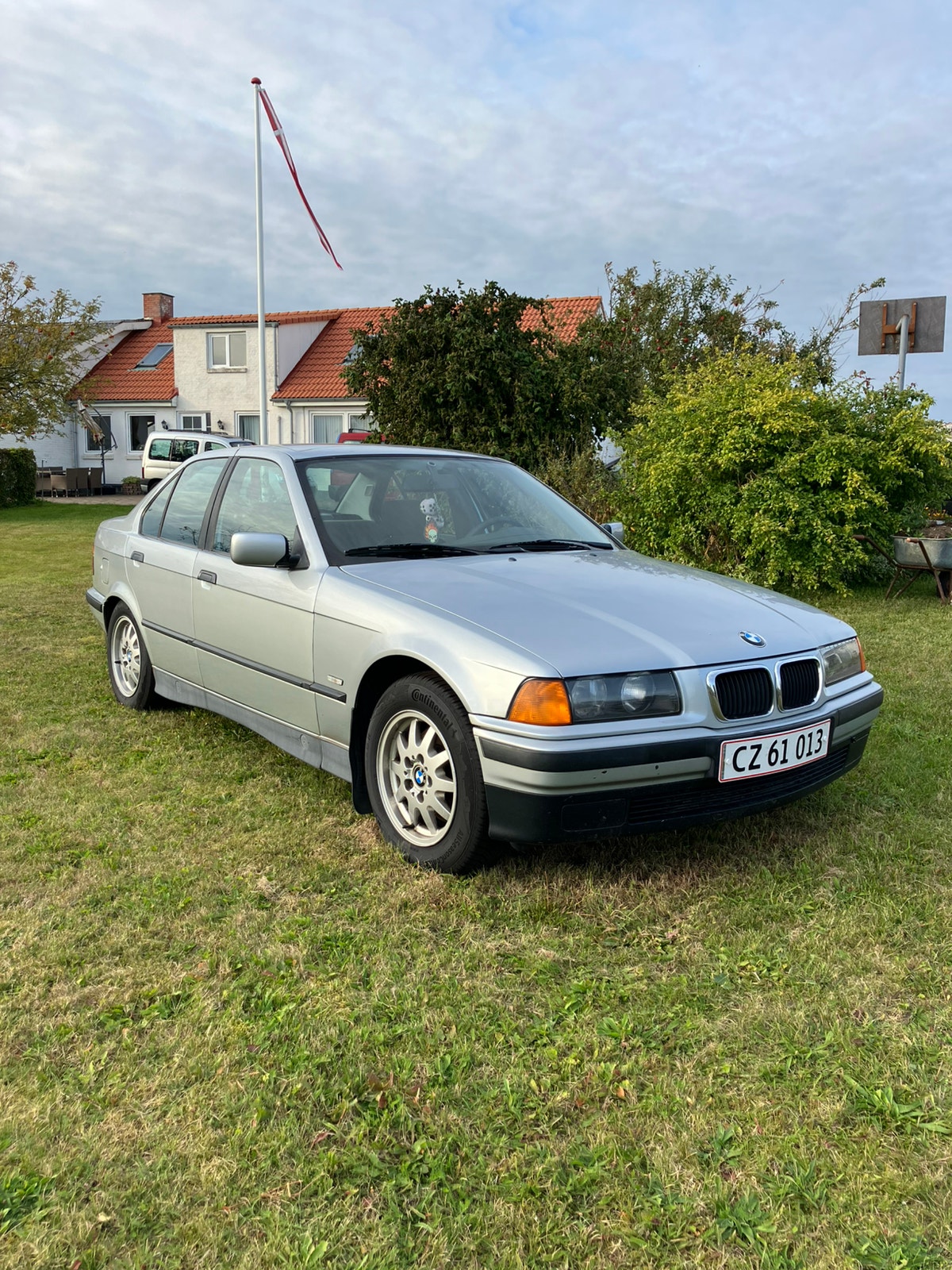 BMW 318i – billede 2