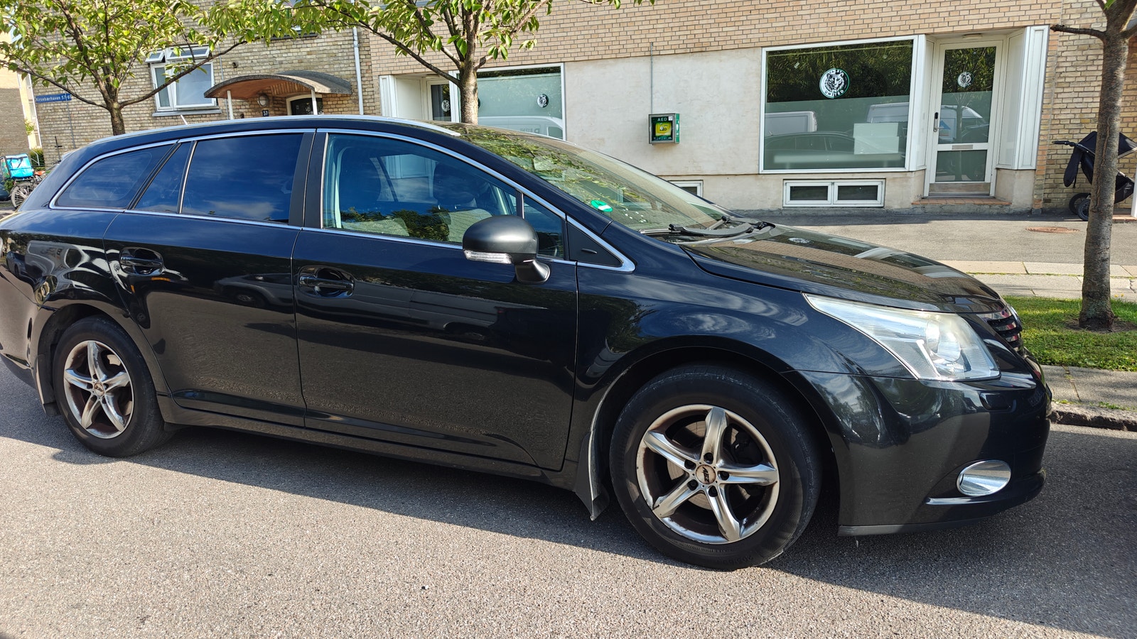 Toyota Avensis til salg hos Nabilli