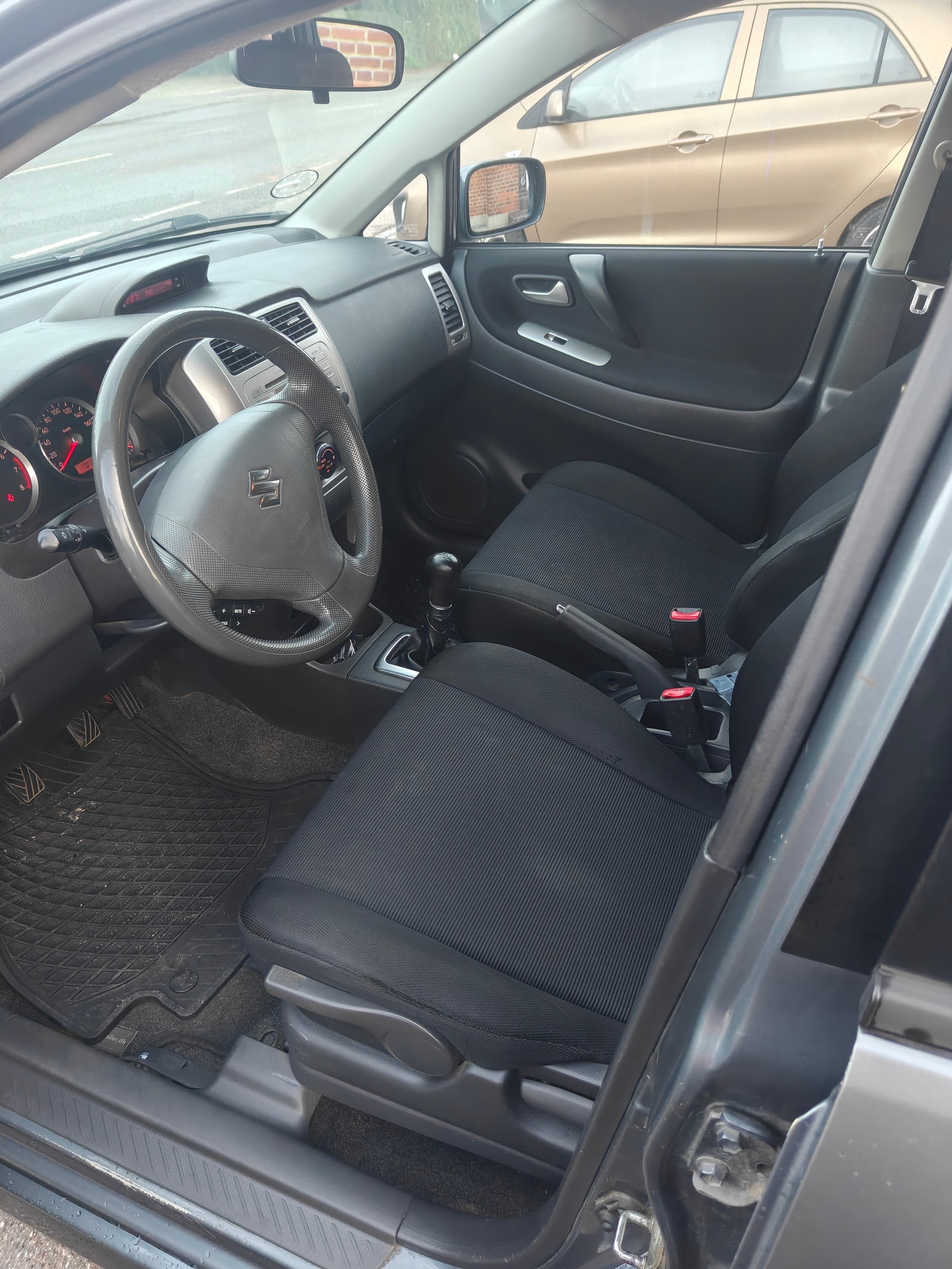 Suzuki Liana til salg hos Nabilli