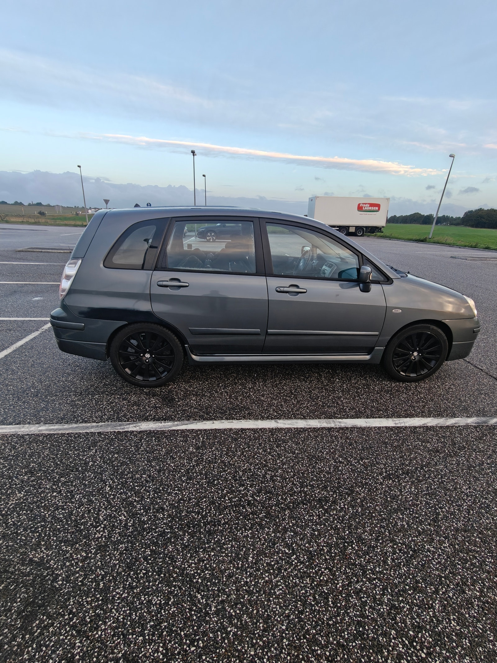 Suzuki Liana til salg hos Nabilli