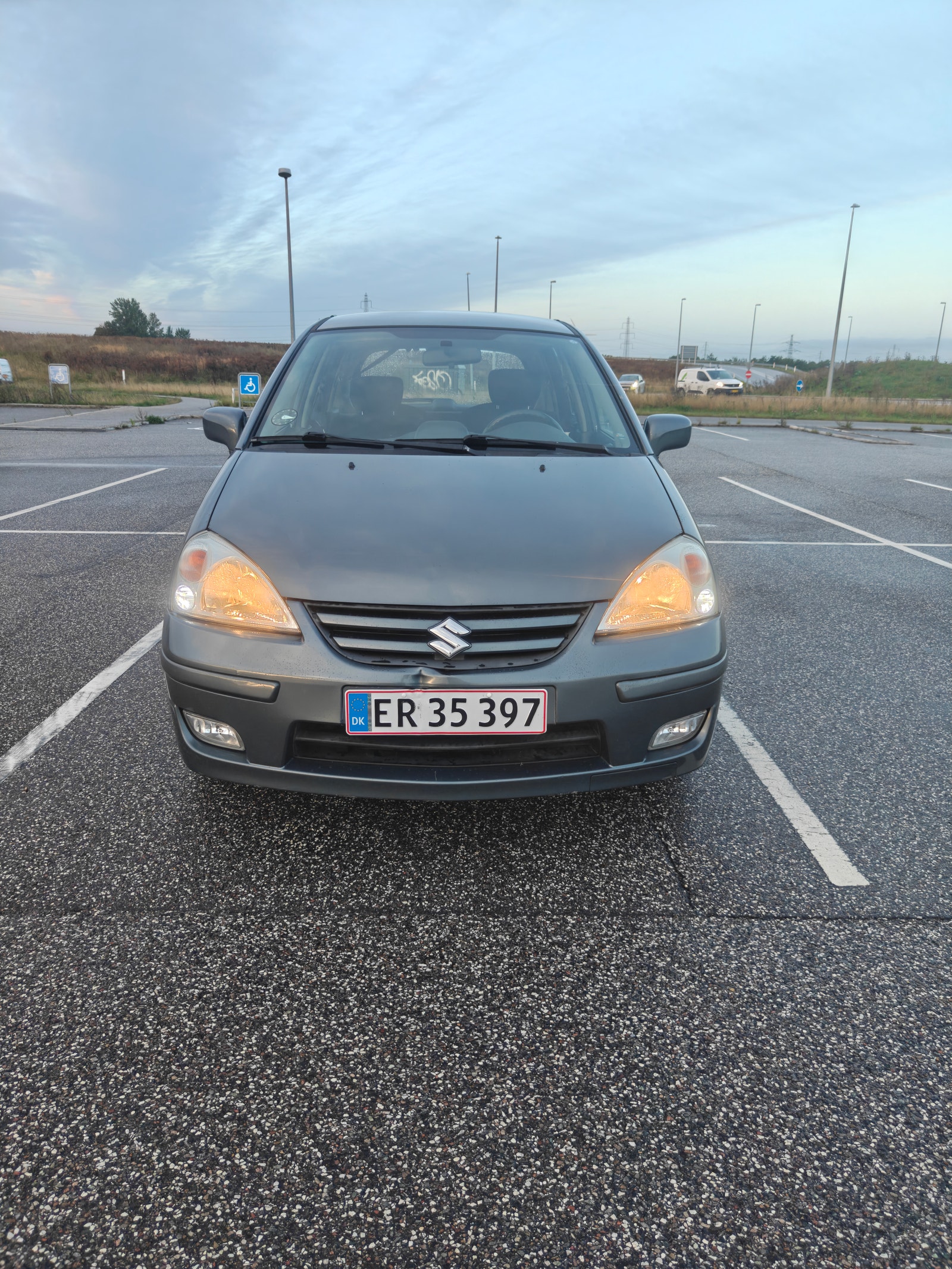 Suzuki Liana til salg hos Nabilli
