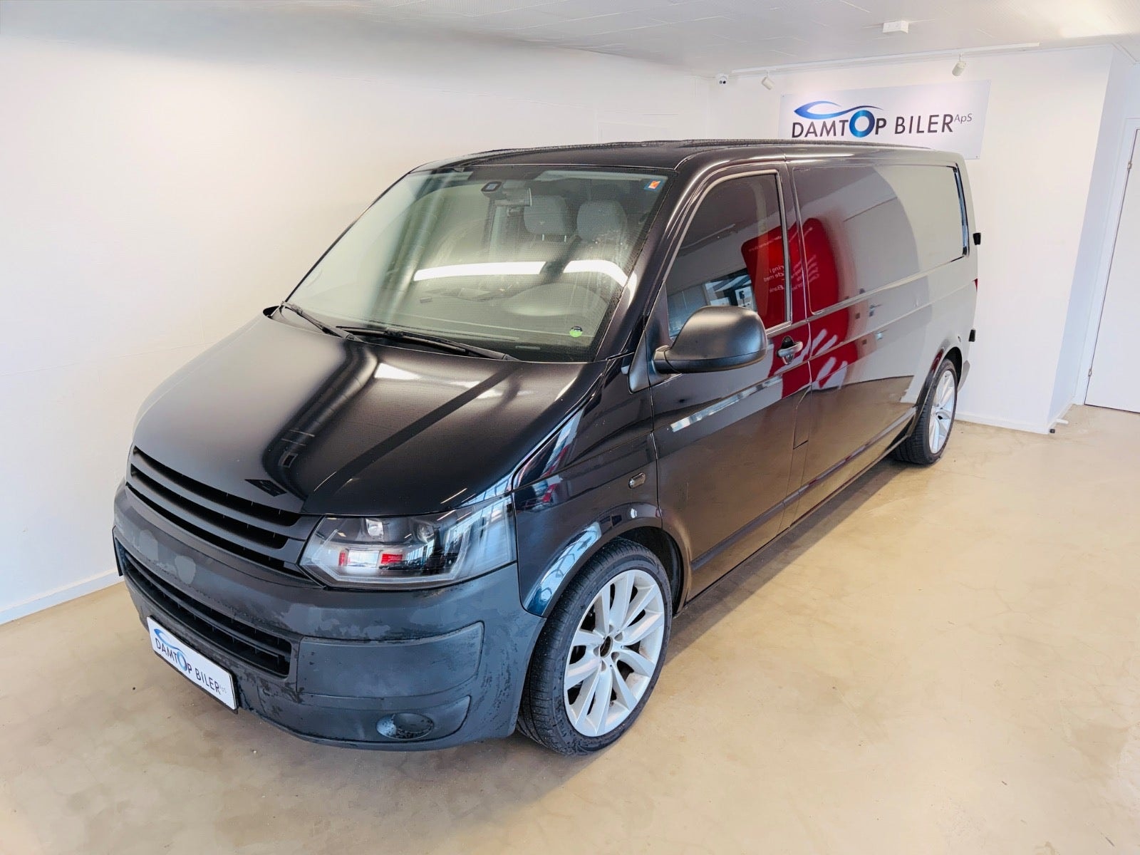 VW Transporter til salg hos Nabilli
