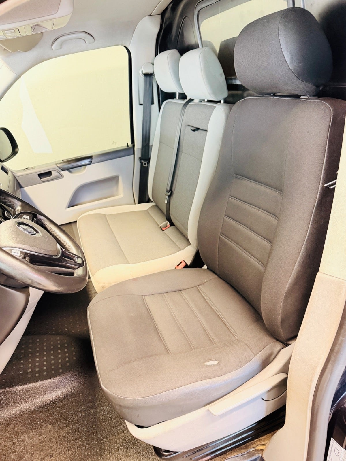 VW Transporter til salg hos Nabilli