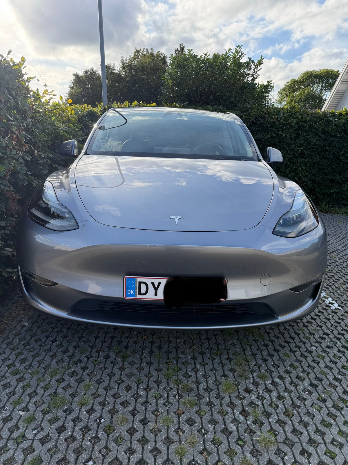 Tesla Model Y til salg hos Nabilli