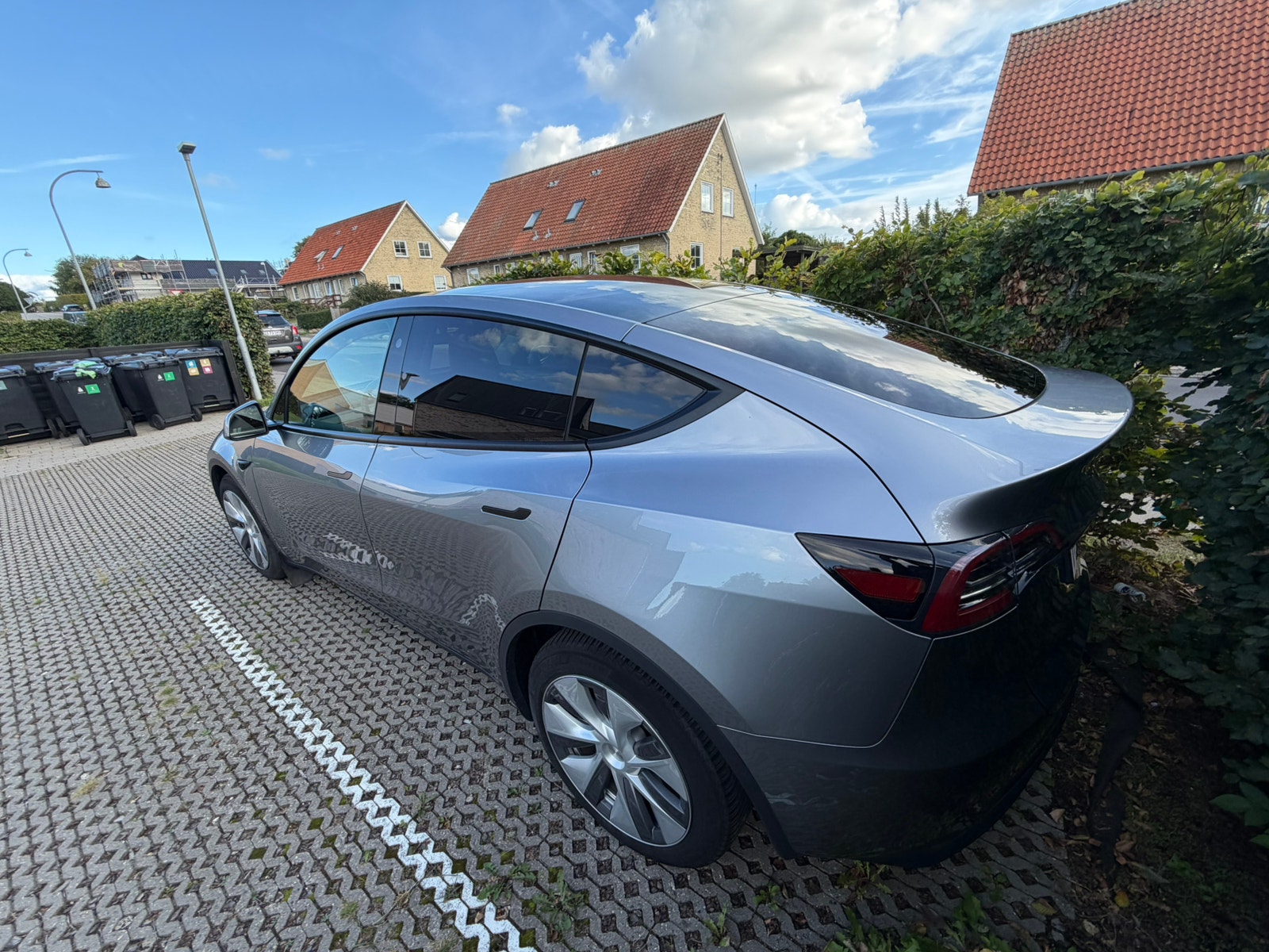 Tesla Model Y til salg hos Nabilli