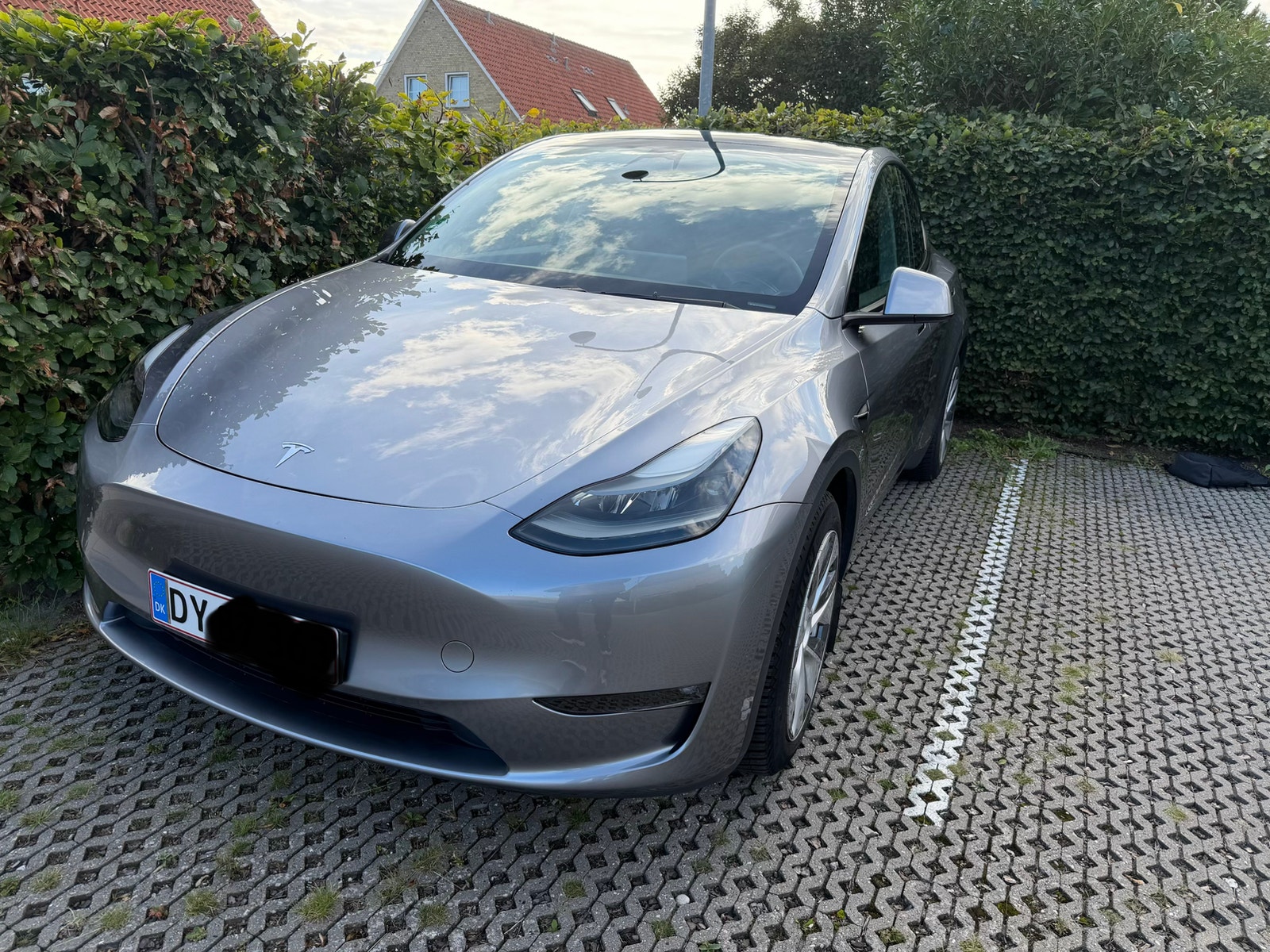 Tesla Model Y til salg hos Nabilli