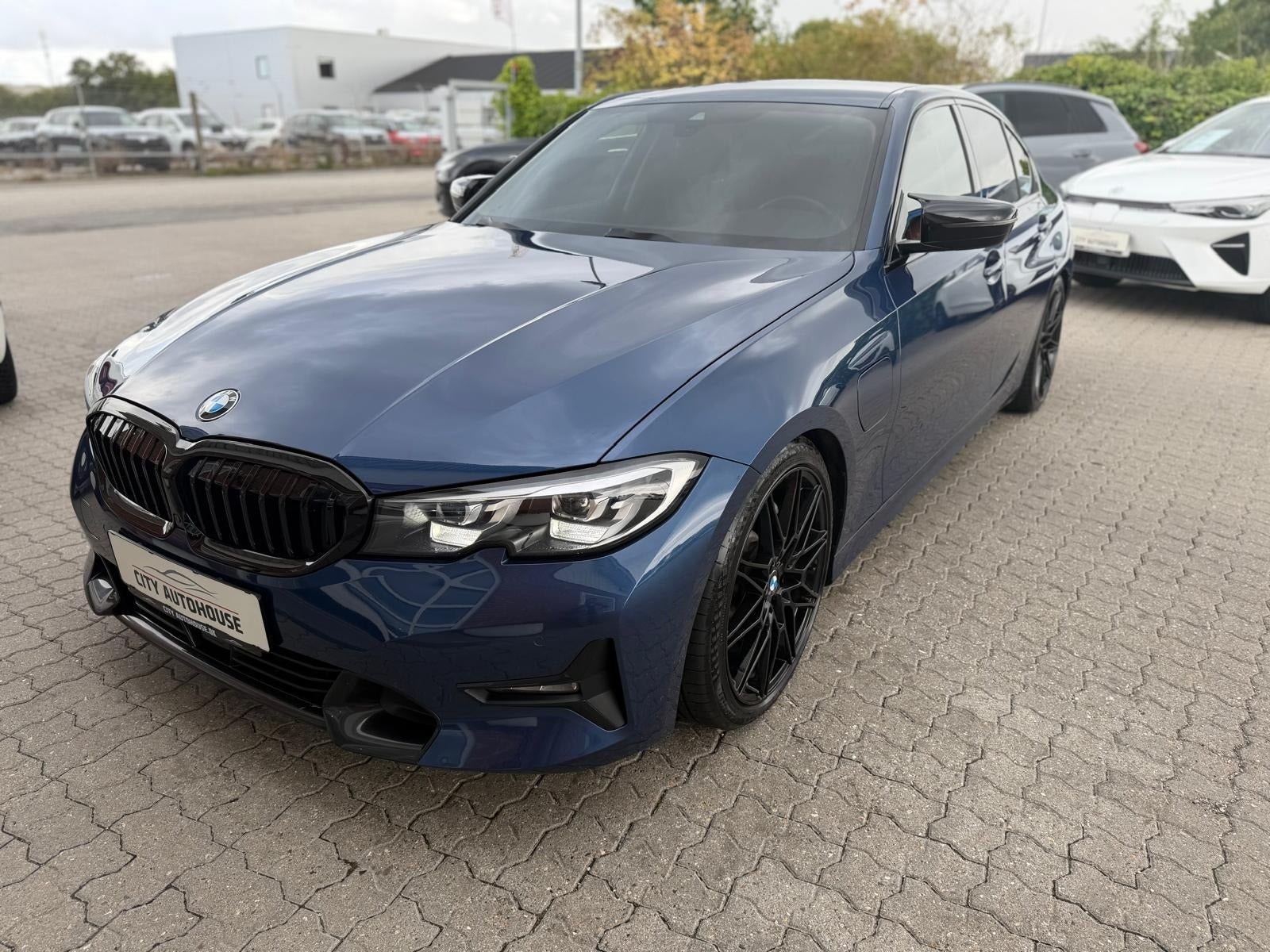 BMW 330e til salg hos Nabilli