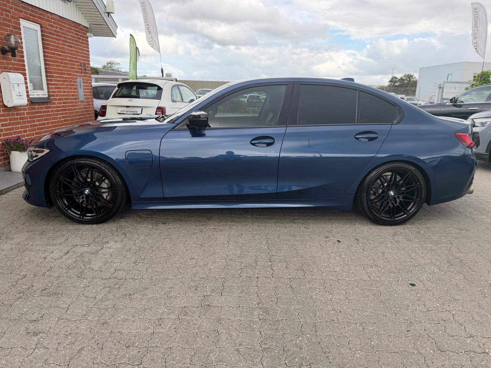 BMW 330e til salg hos Nabilli