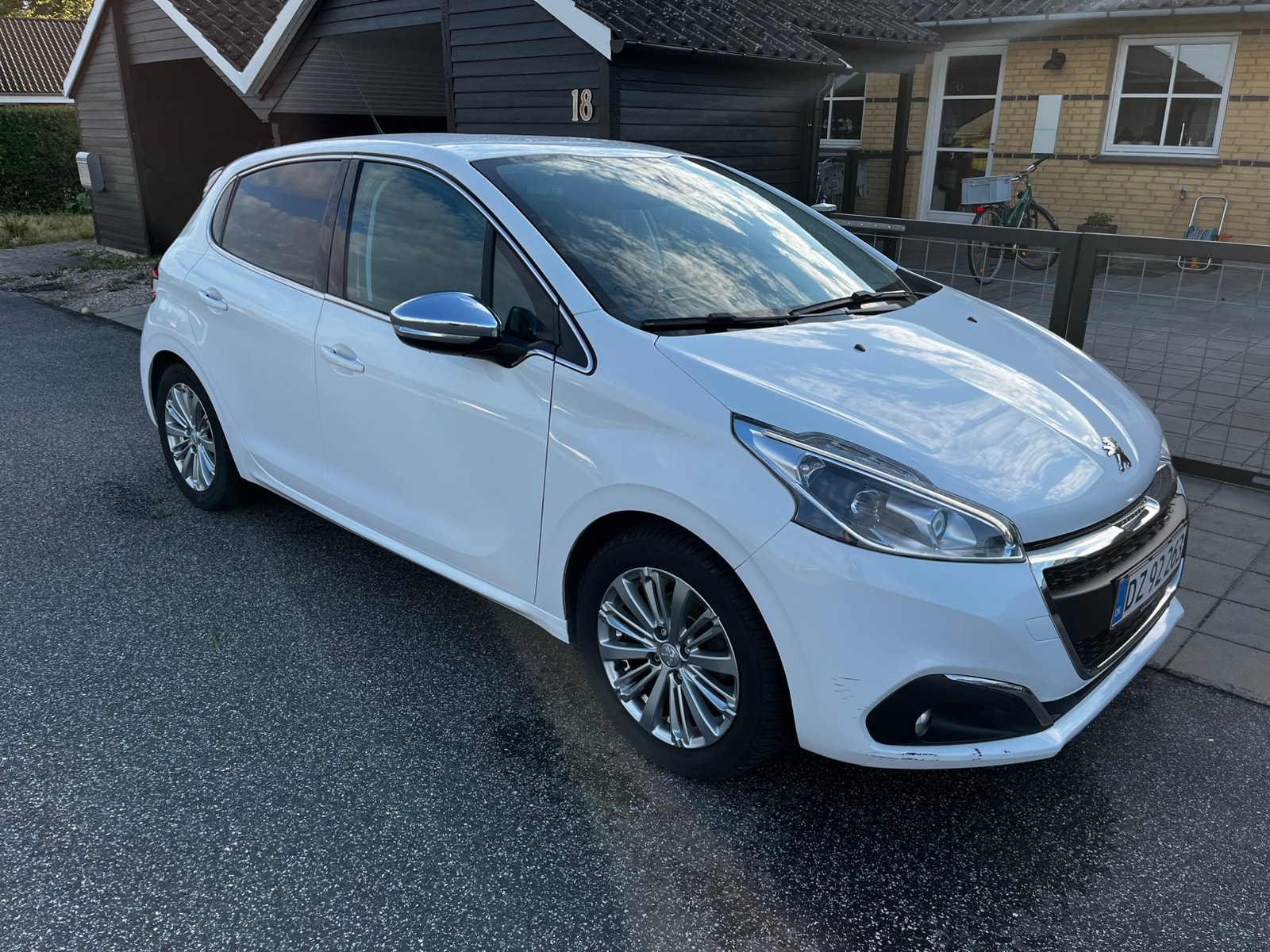 Peugeot 208 til salg hos Nabilli