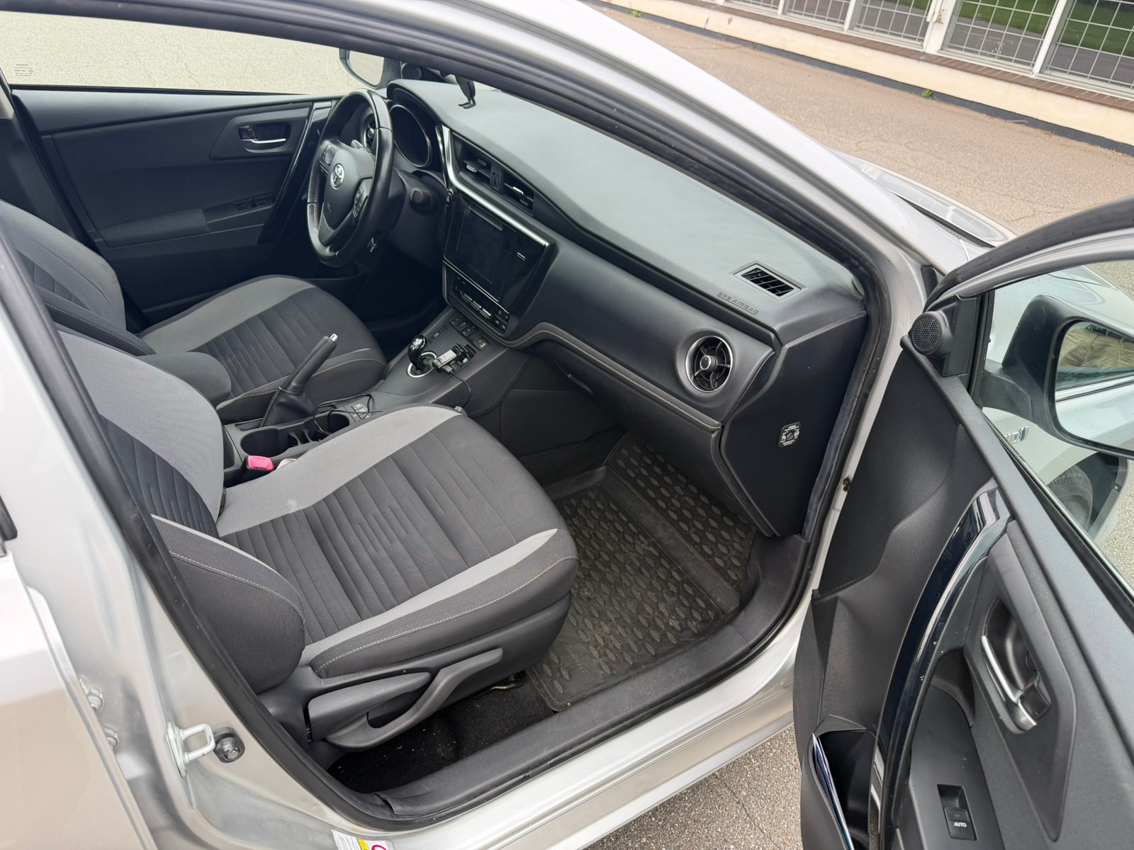 Toyota Auris til salg hos Nabilli