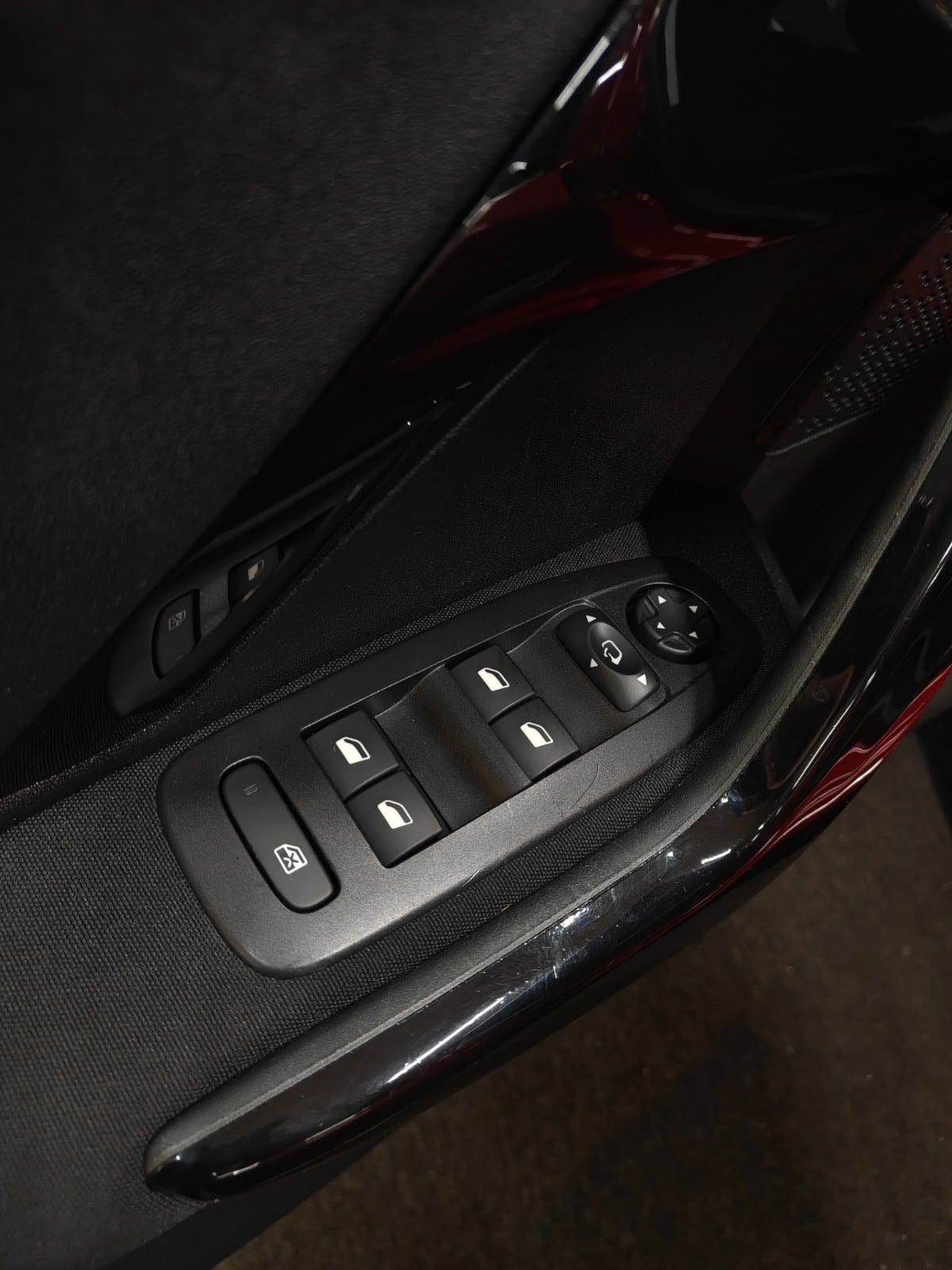 Peugeot 208 til salg hos Nabilli