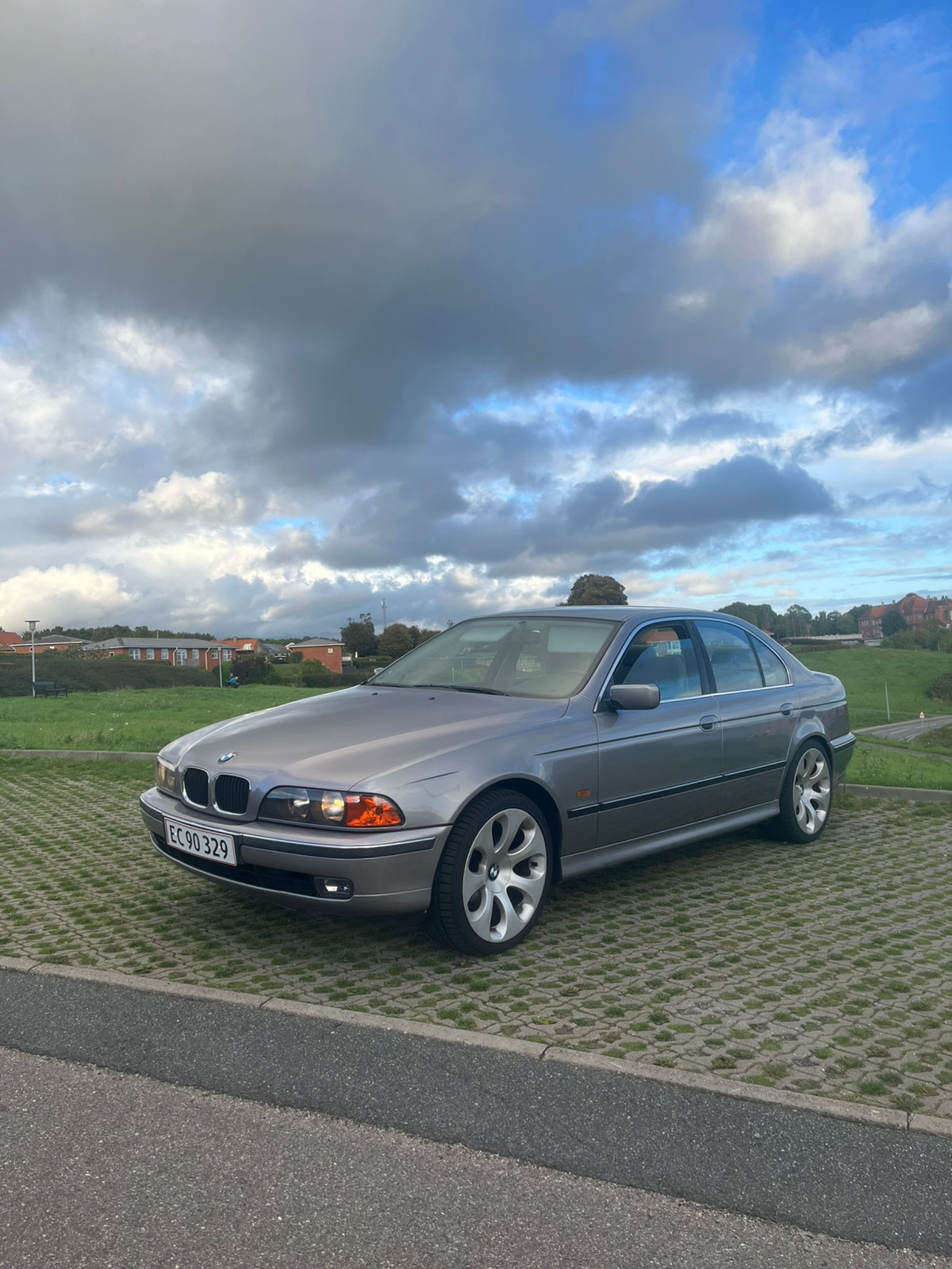 BMW 528i til salg hos Nabilli