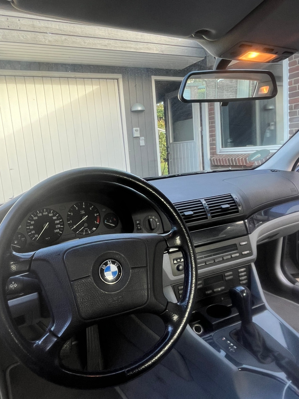 BMW 528i til salg hos Nabilli
