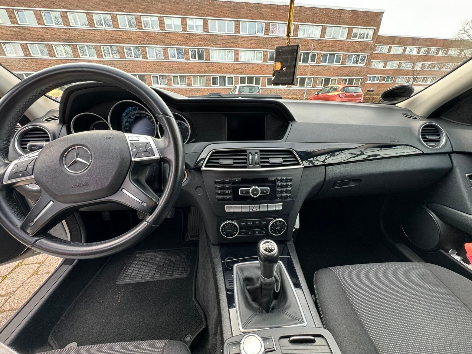 Mercedes C180 til salg hos Nabilli