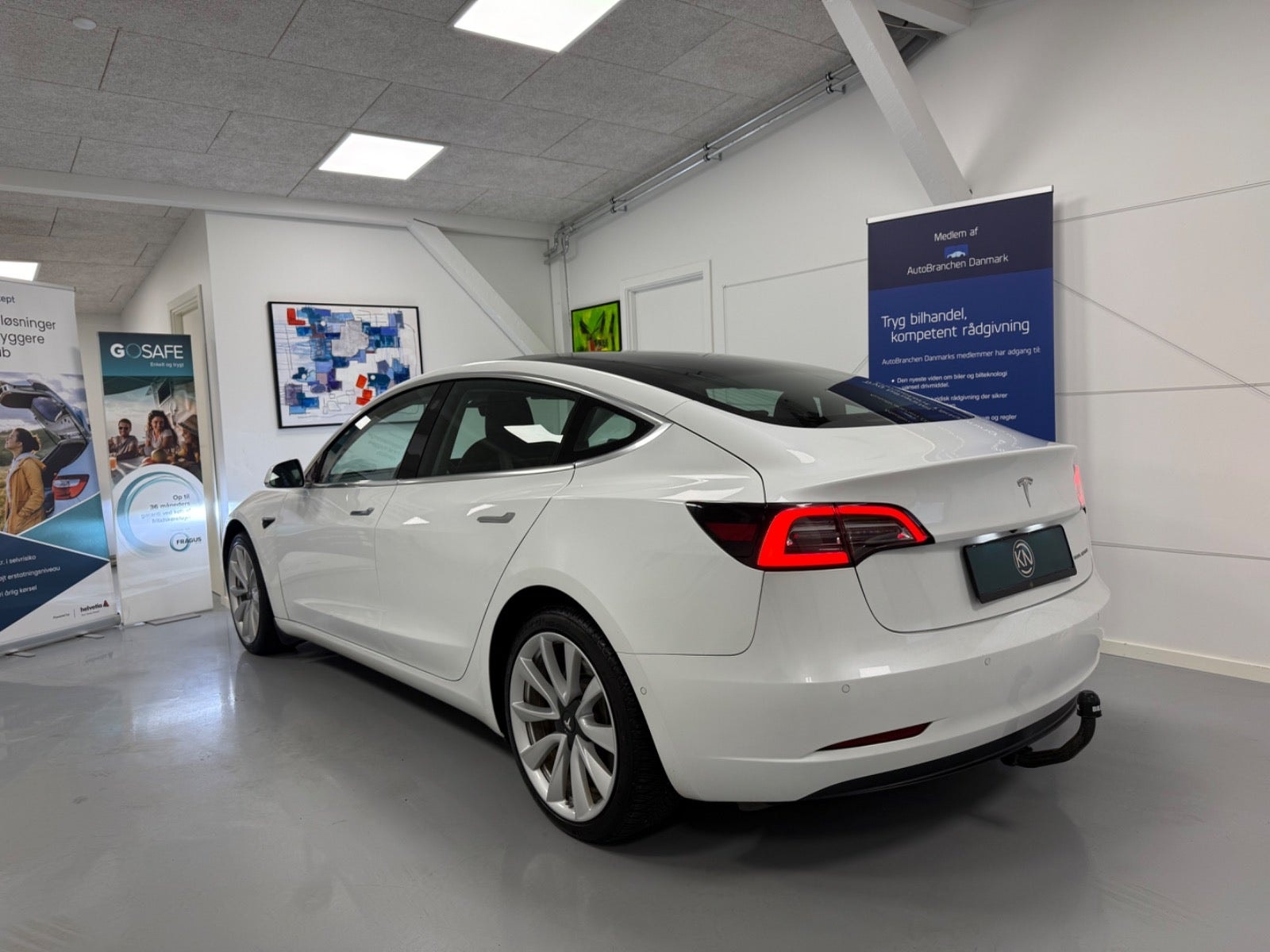 Tesla Model 3 til salg hos Nabilli