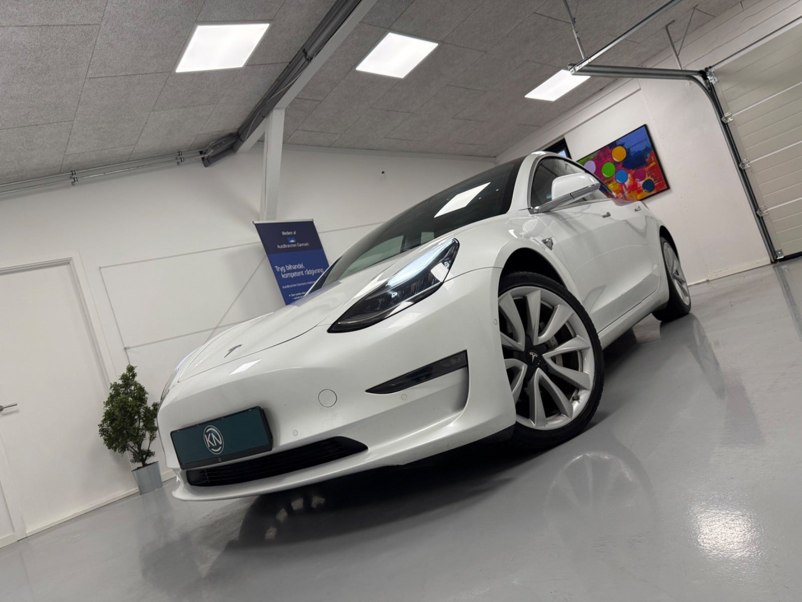 Tesla Model 3 til salg hos Nabilli