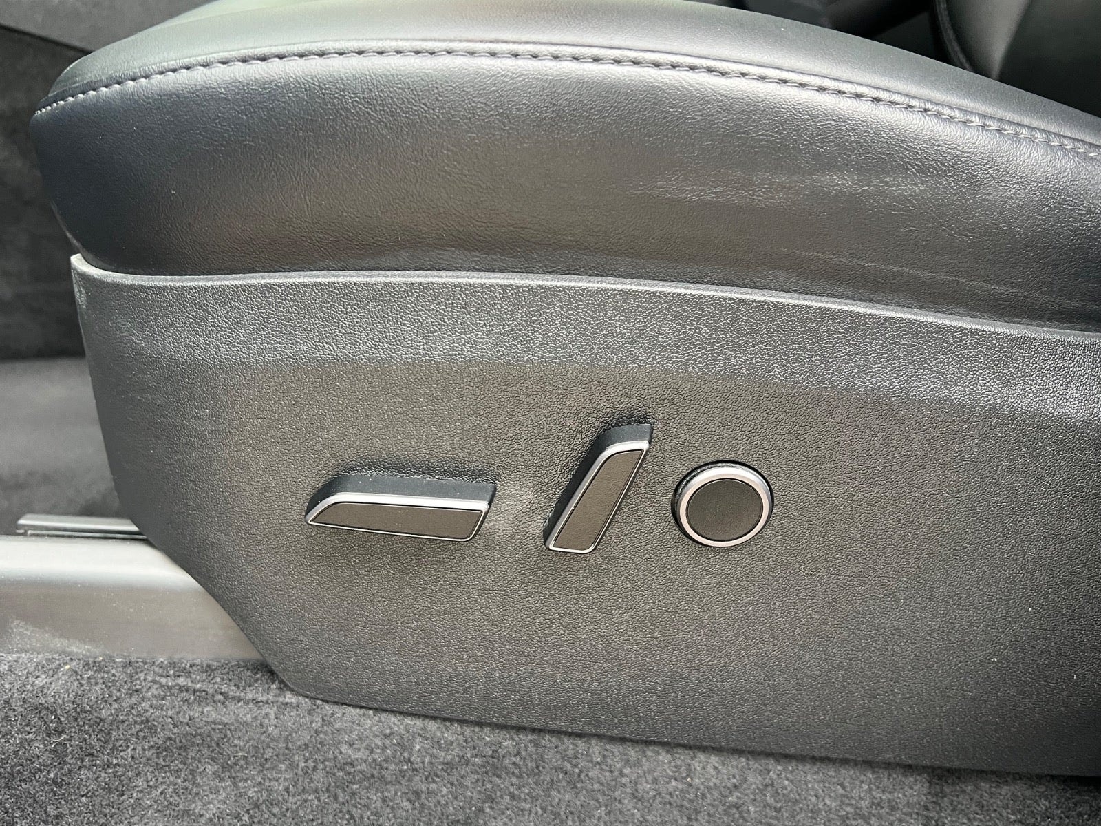 Tesla Model Y til salg hos Nabilli